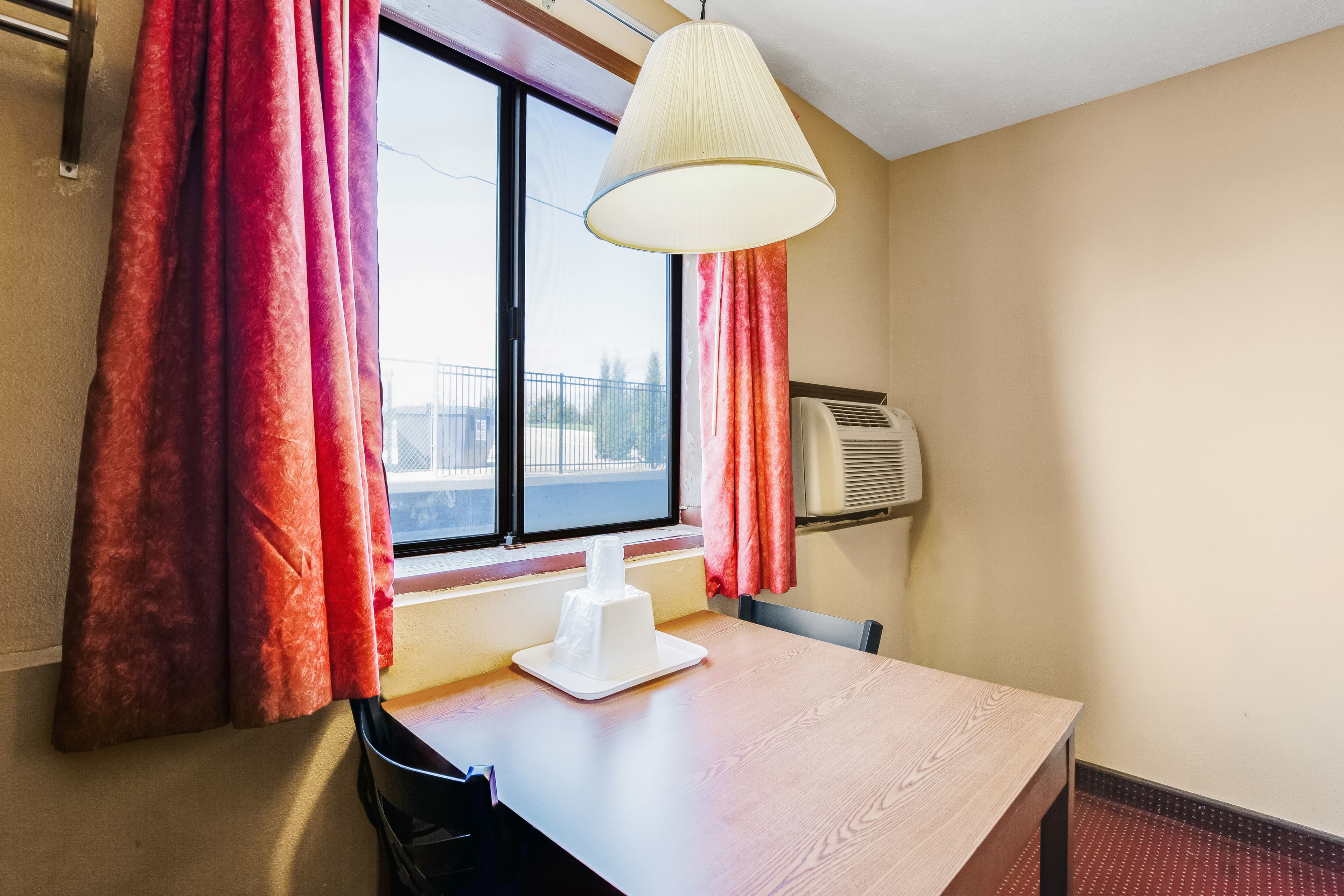 Econo Lodge Junction City I-70 Near Fort Riley — 14