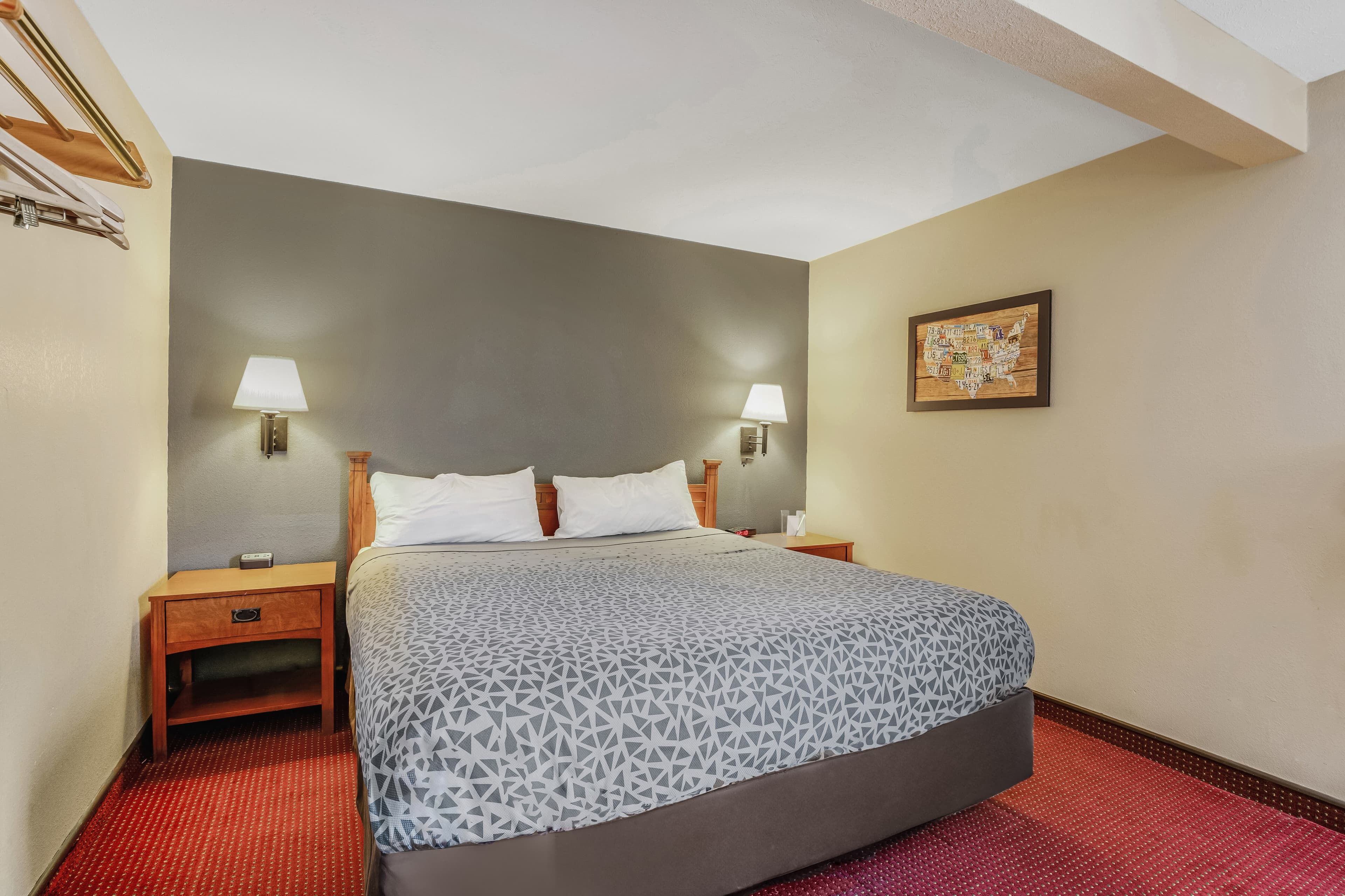 Econo Lodge Junction City I-70 Near Fort Riley — 23