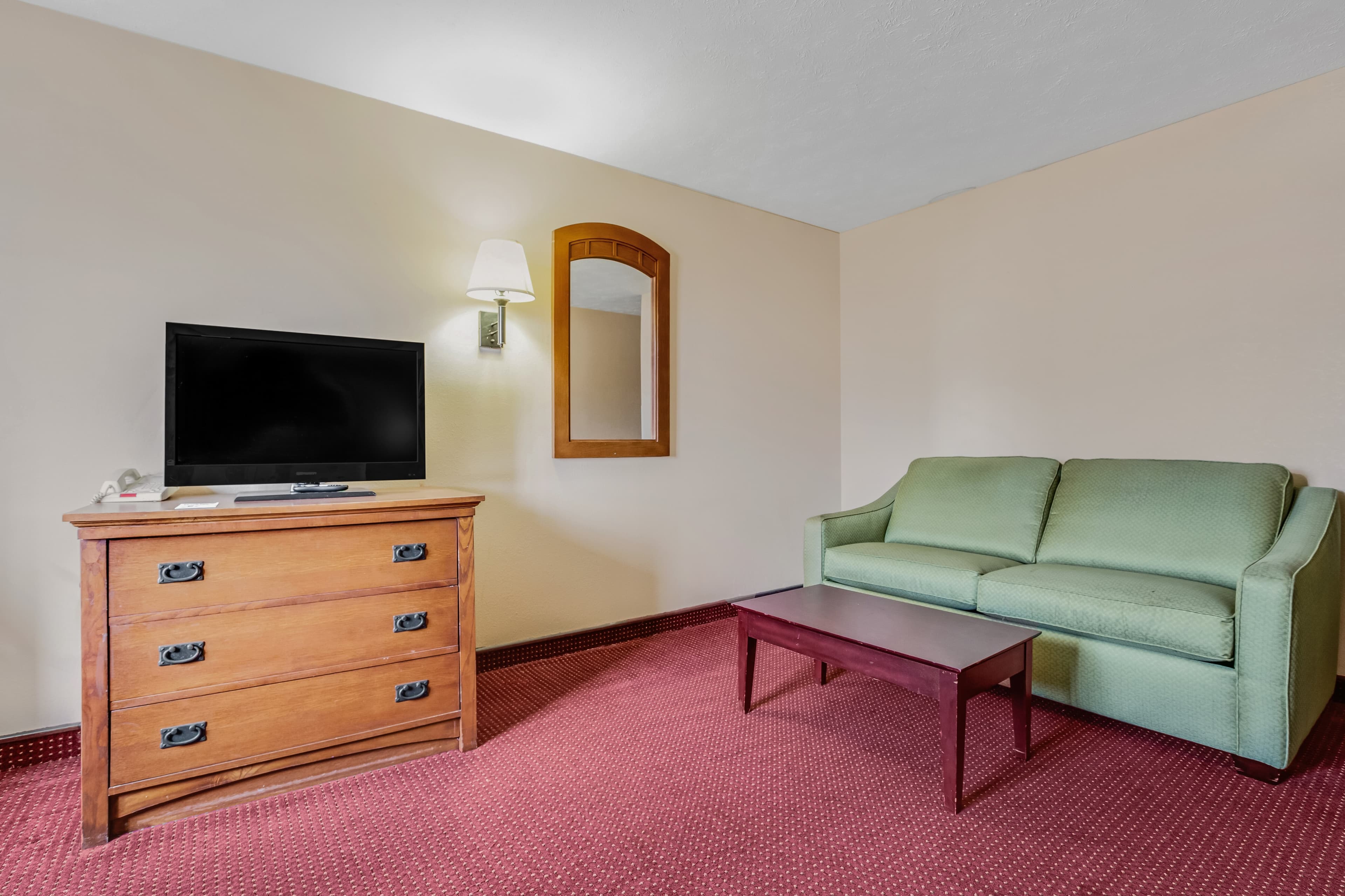 Econo Lodge Junction City I-70 Near Fort Riley — 24