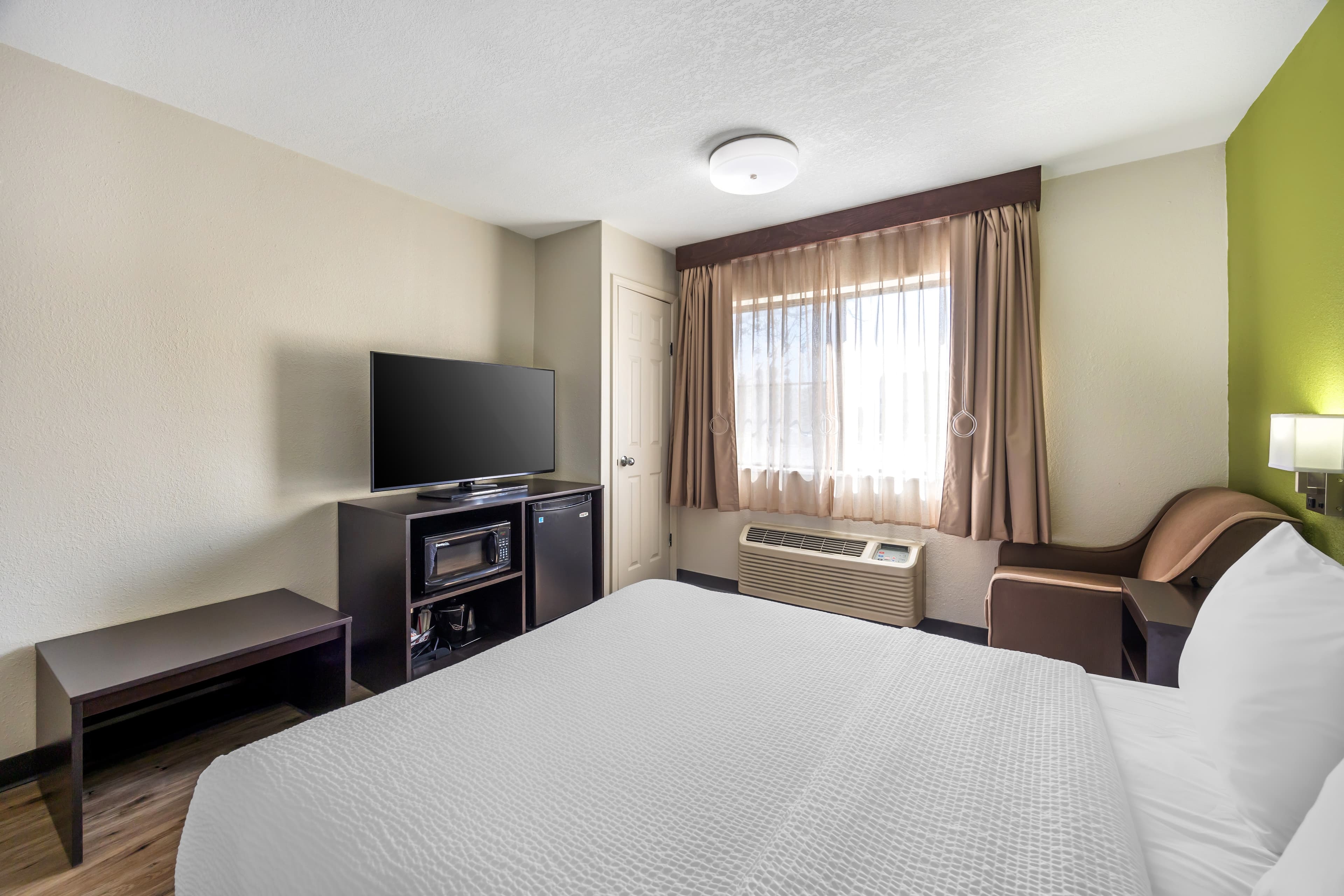 Sleep Inn & Suites Salina I-135 — 12