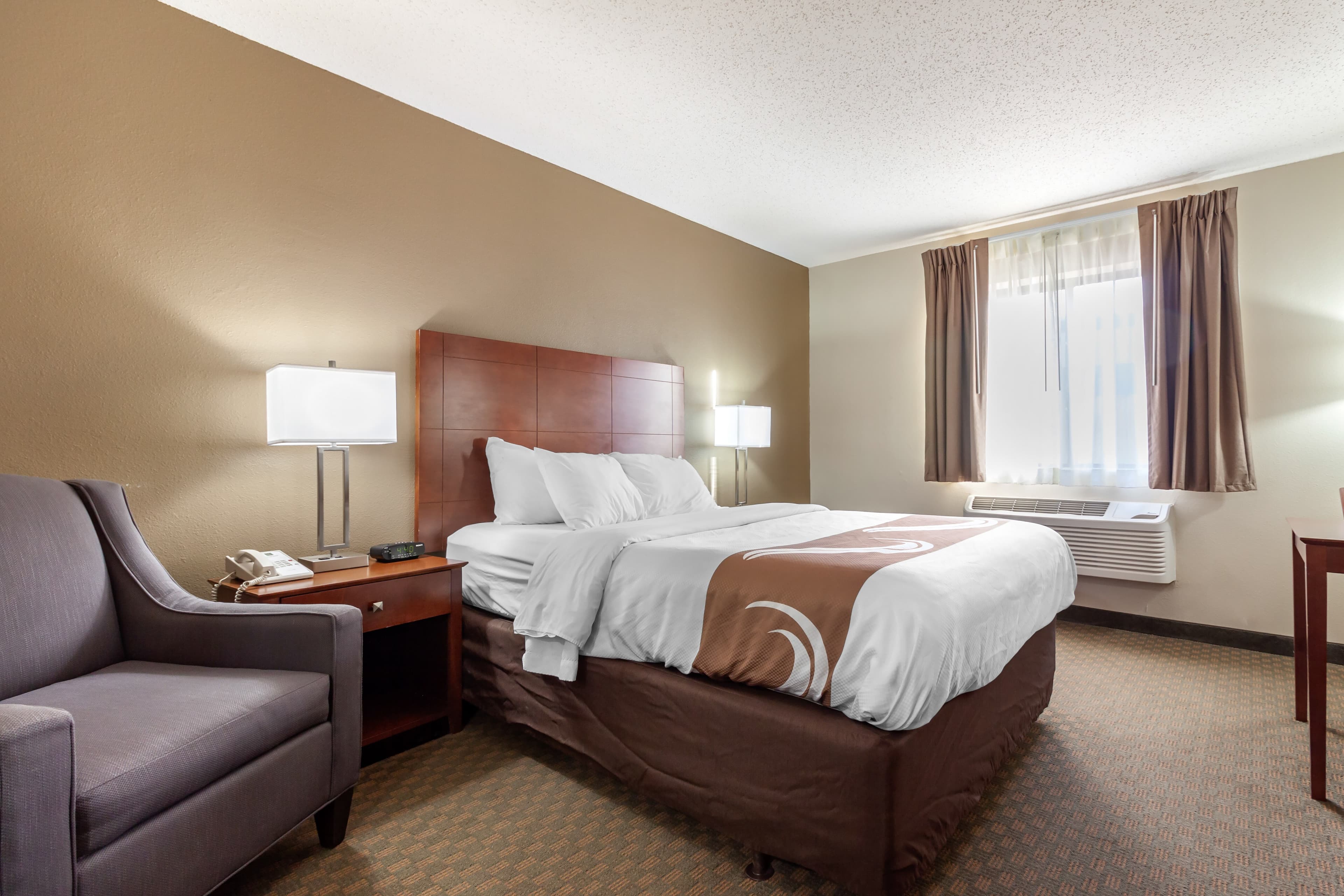 Quality Inn Hays I-70 - Image 3