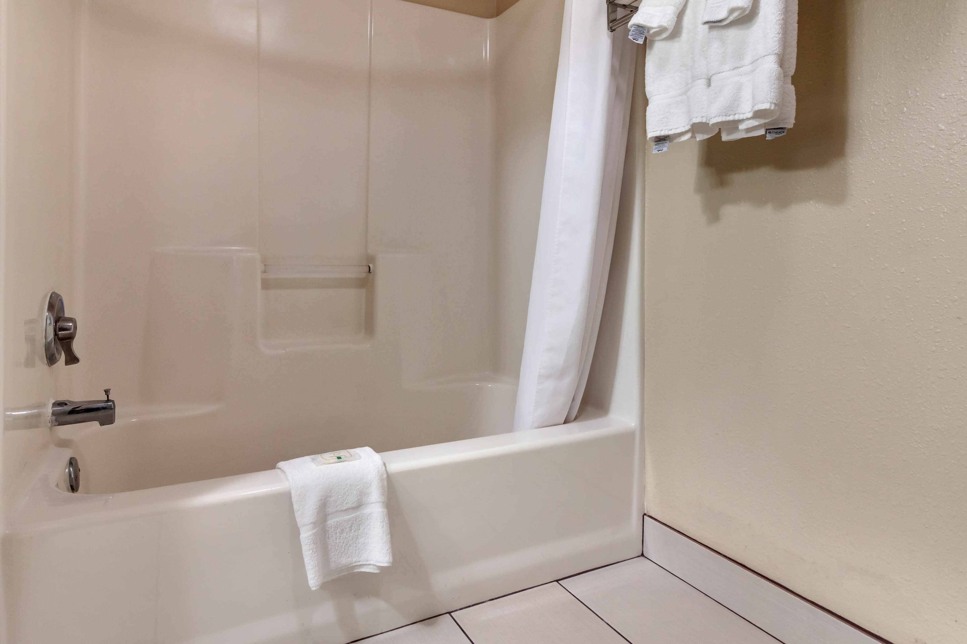 Quality Inn Hays I-70 — 6