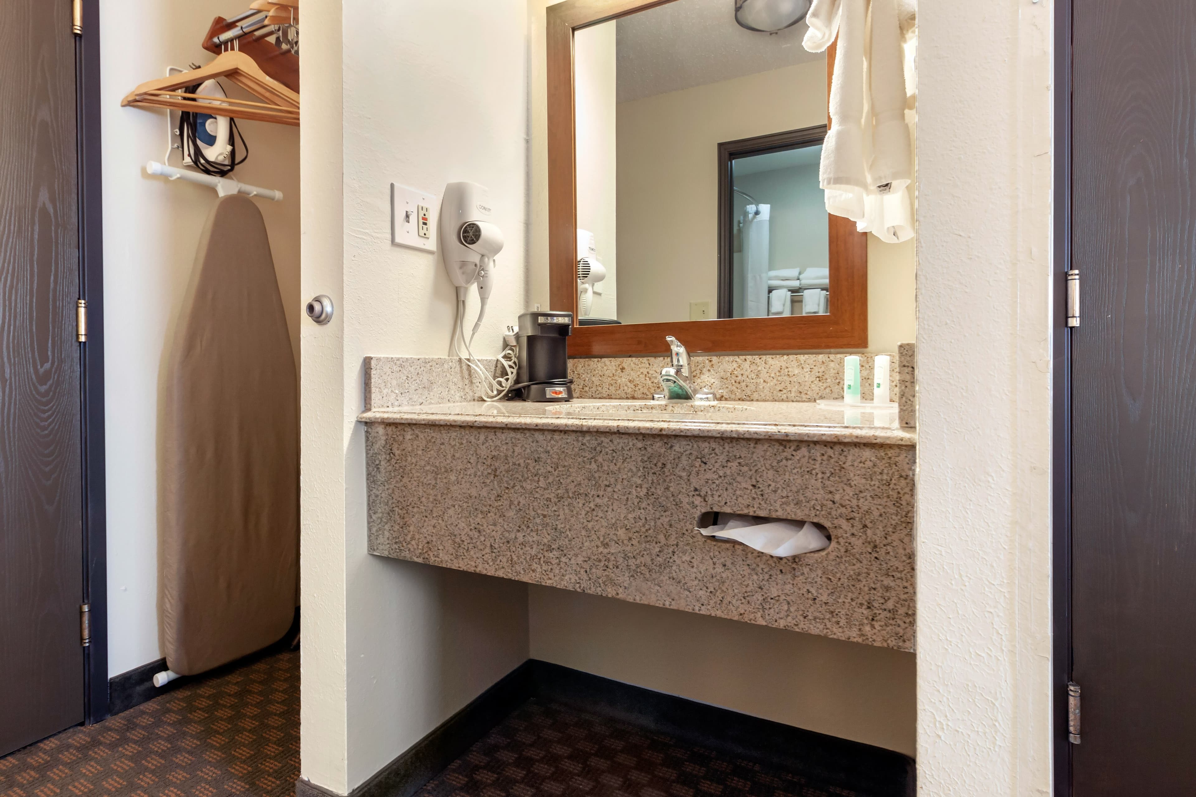 Quality Inn Hays I-70 — 11