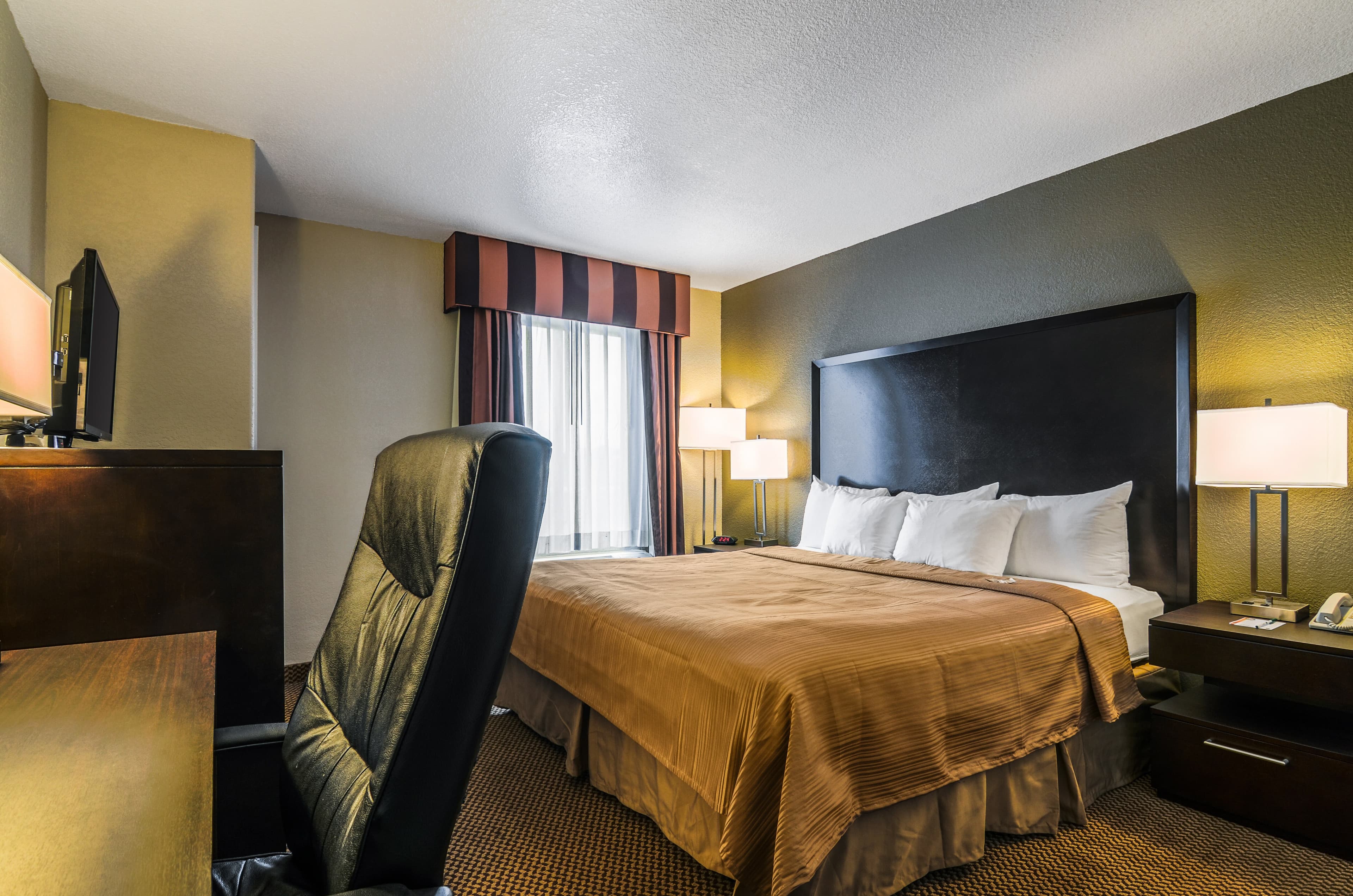 Quality Inn & Suites Winfield — 6