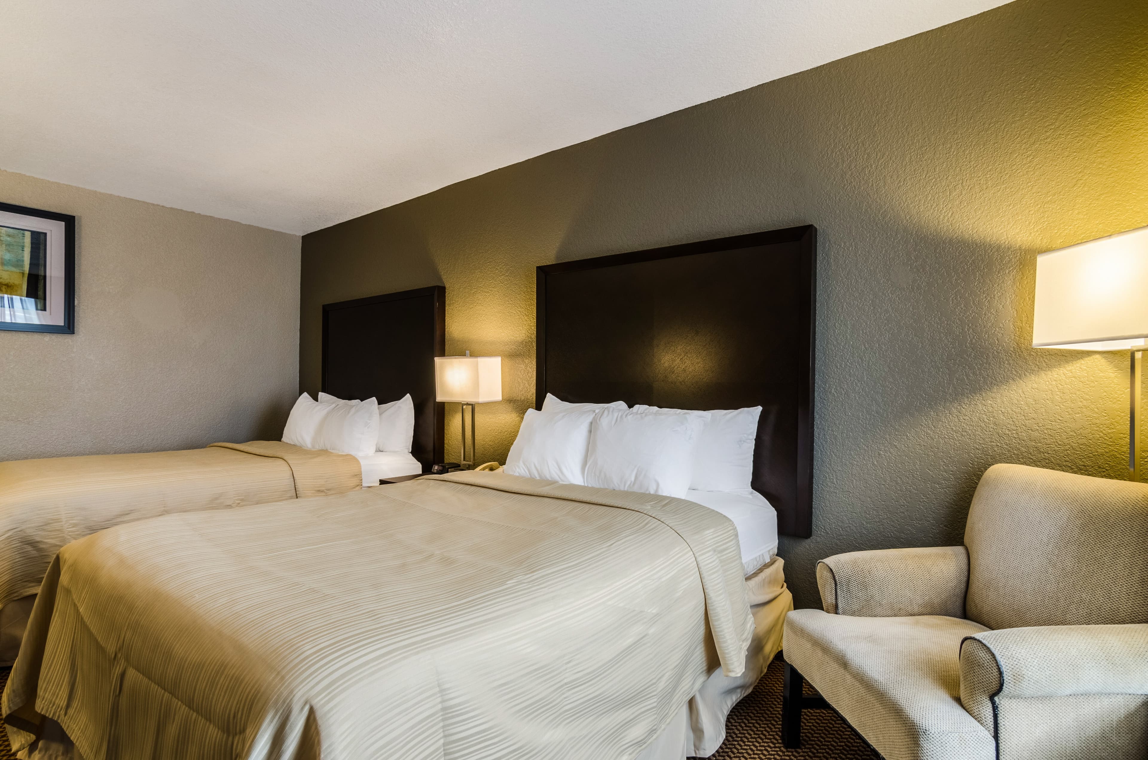 Quality Inn & Suites Winfield - Image 3