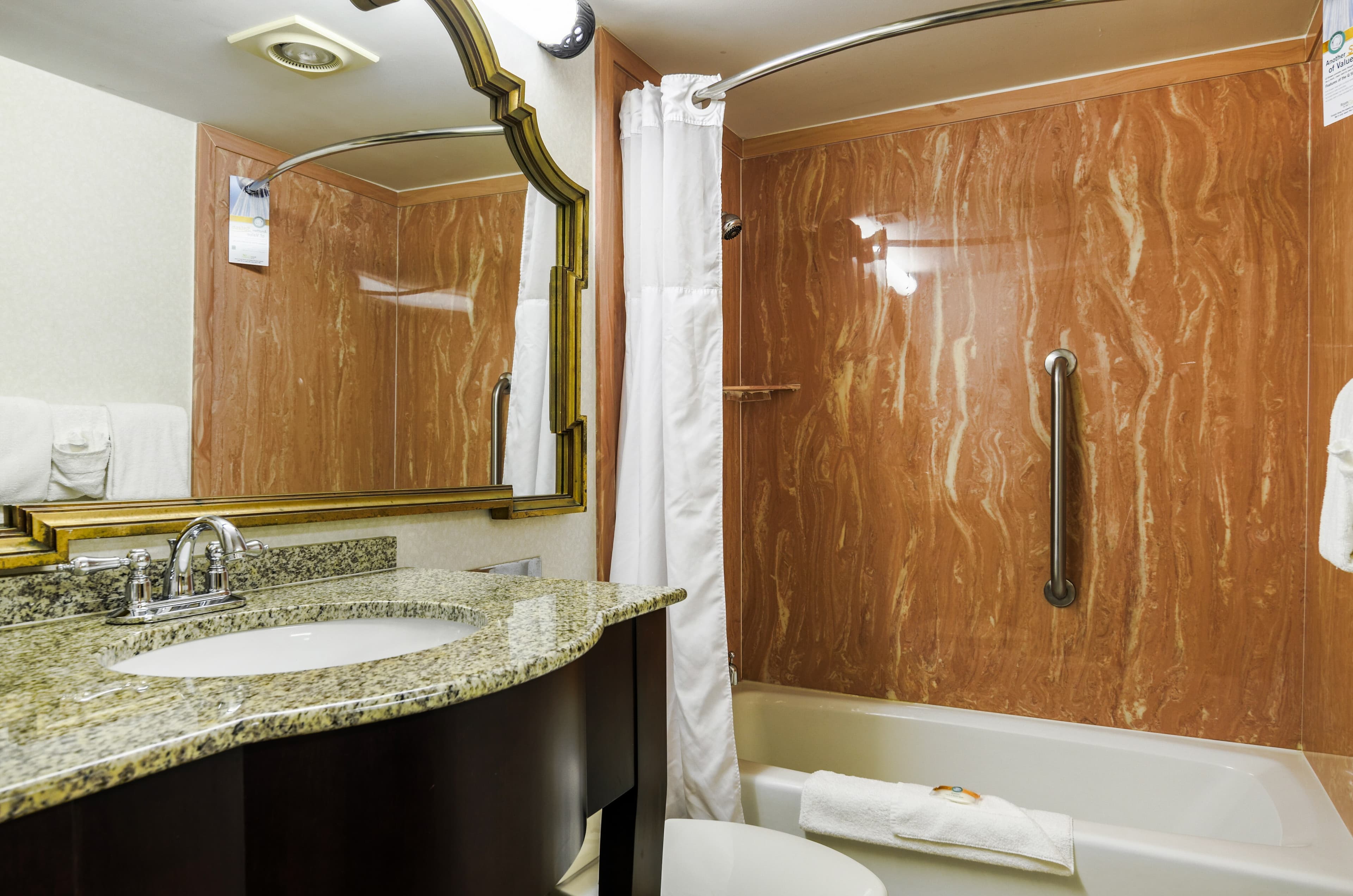 Quality Inn & Suites Winfield - Image 5