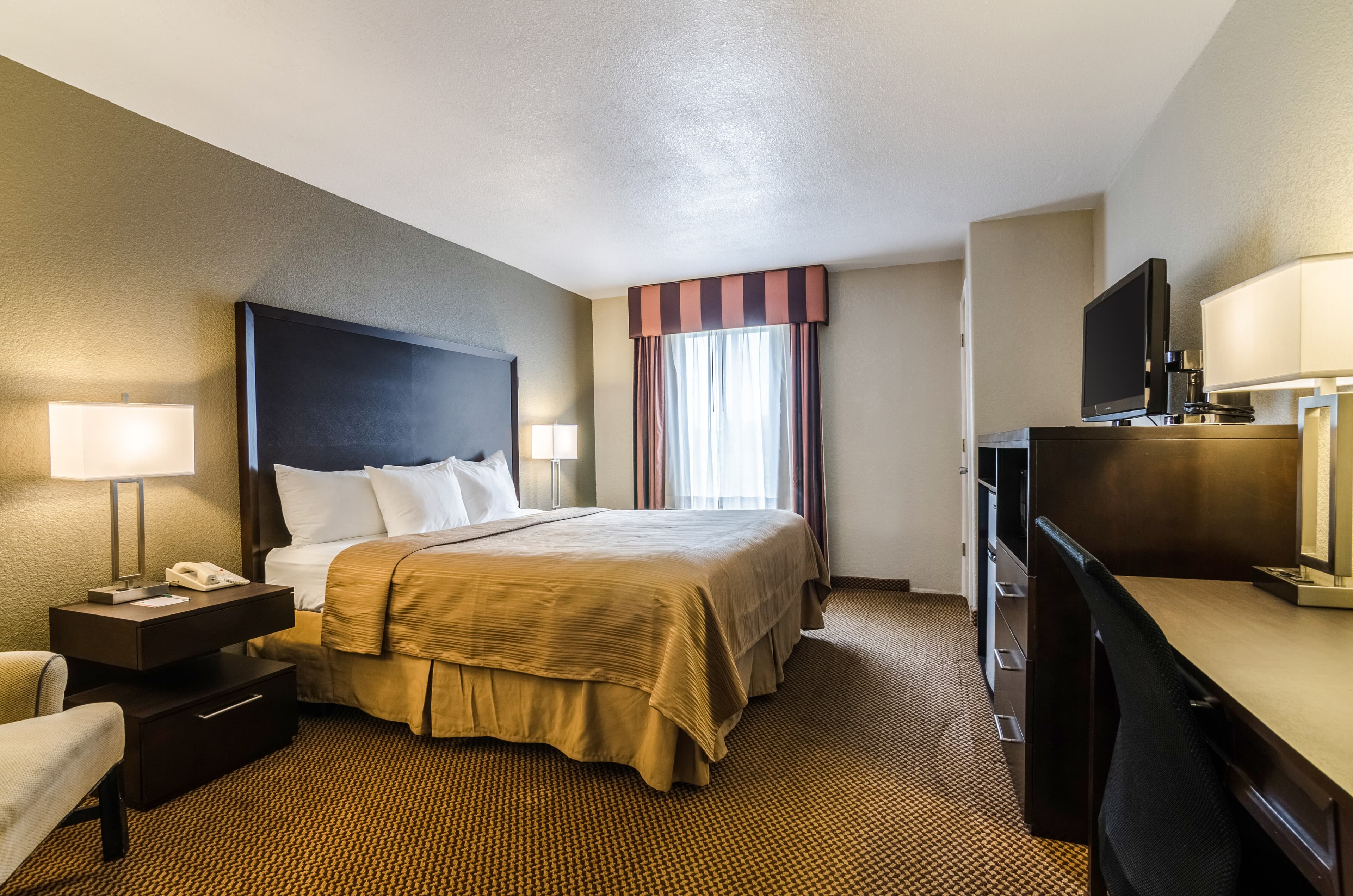 Quality Inn & Suites Winfield — 8