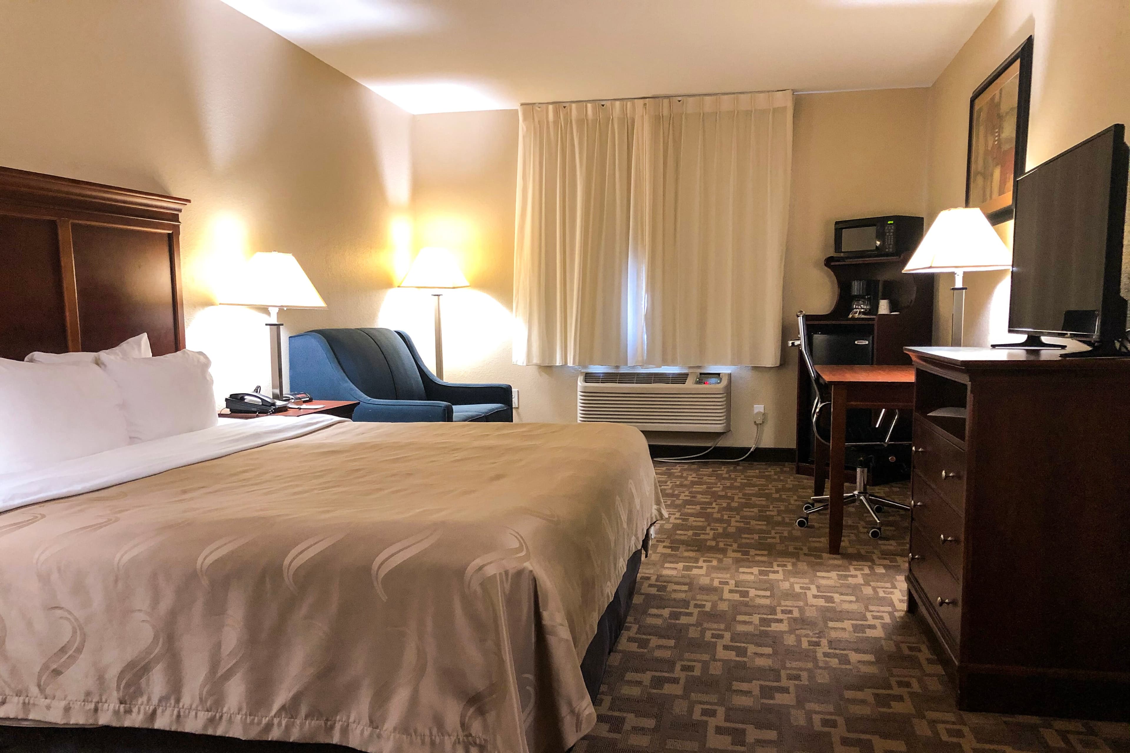 Quality Inn I-70 at Wanamaker — 8