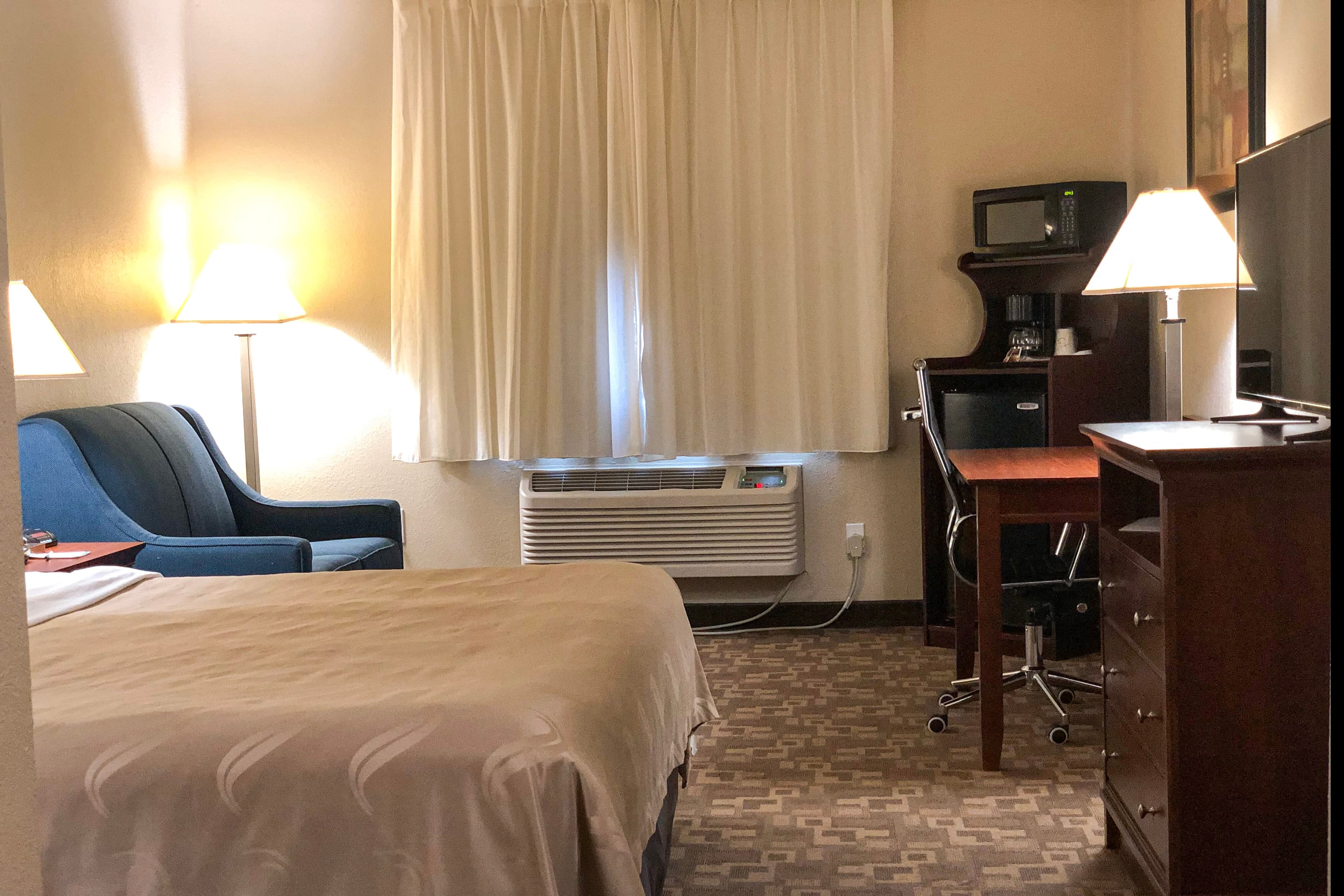 Quality Inn I-70 at Wanamaker — 9