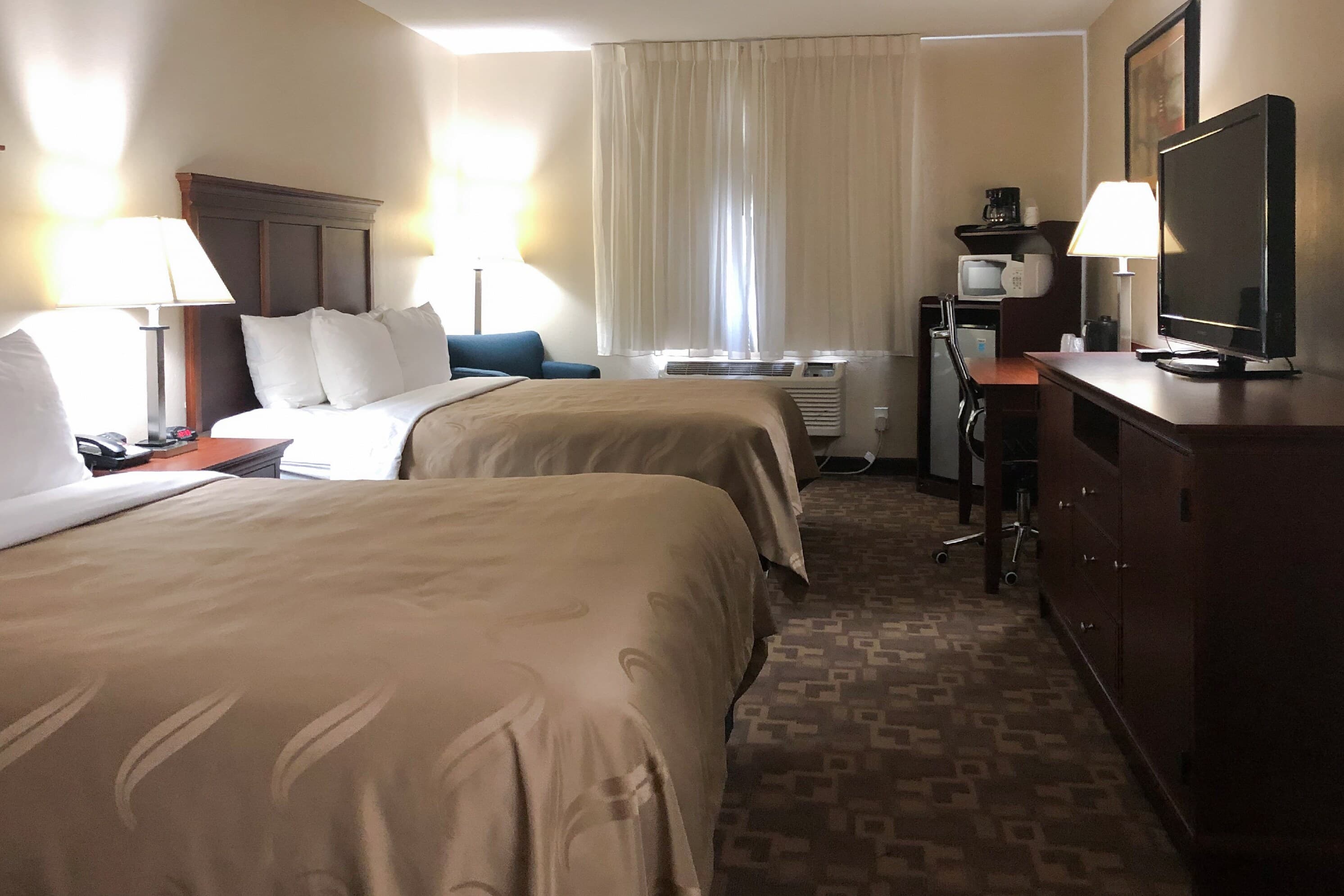 Quality Inn I-70 at Wanamaker — 11