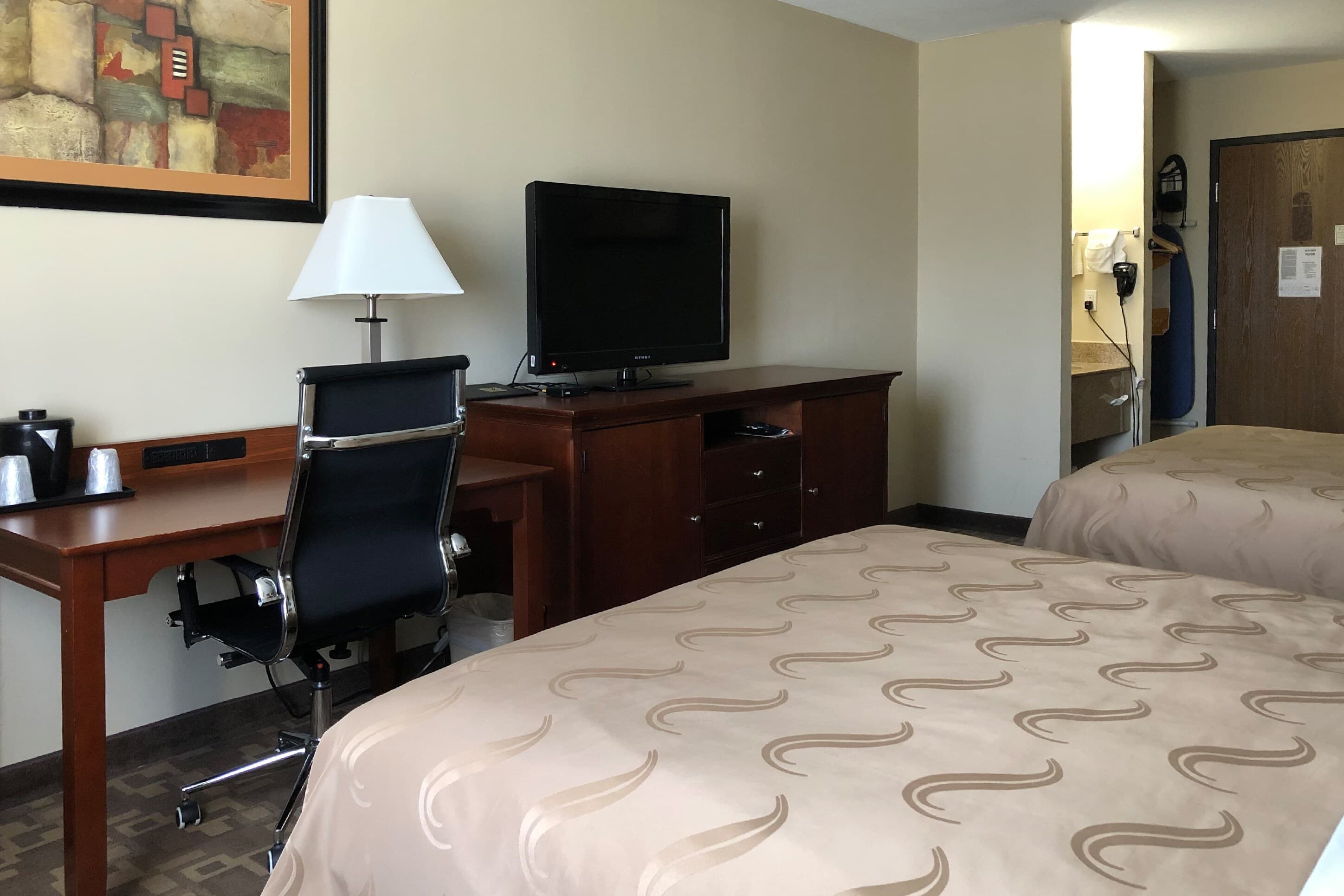 Quality Inn I-70 at Wanamaker — 12