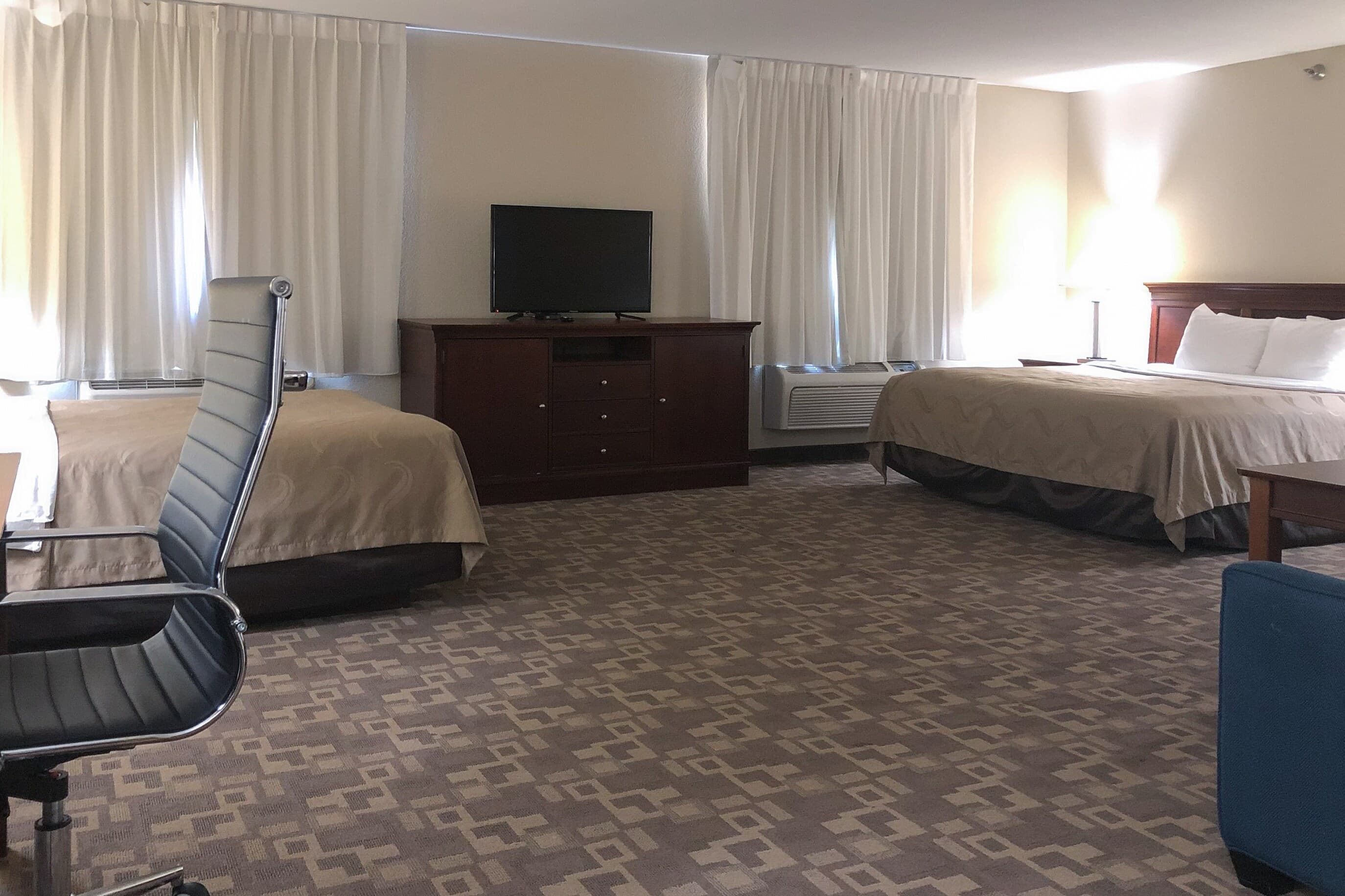 Quality Inn I-70 at Wanamaker — 13