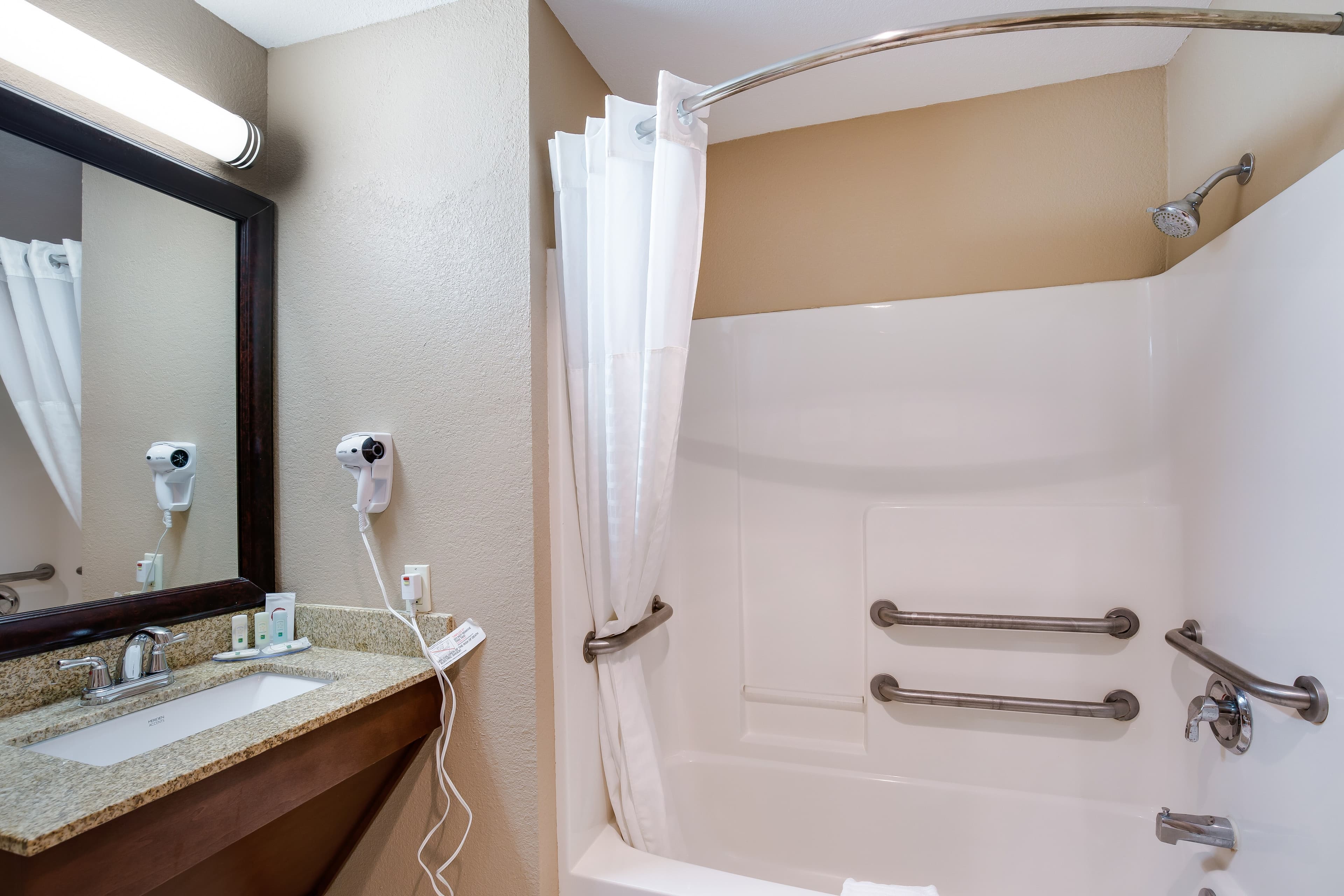 Quality Inn I-70 Near Kansas Speedway - Image 5