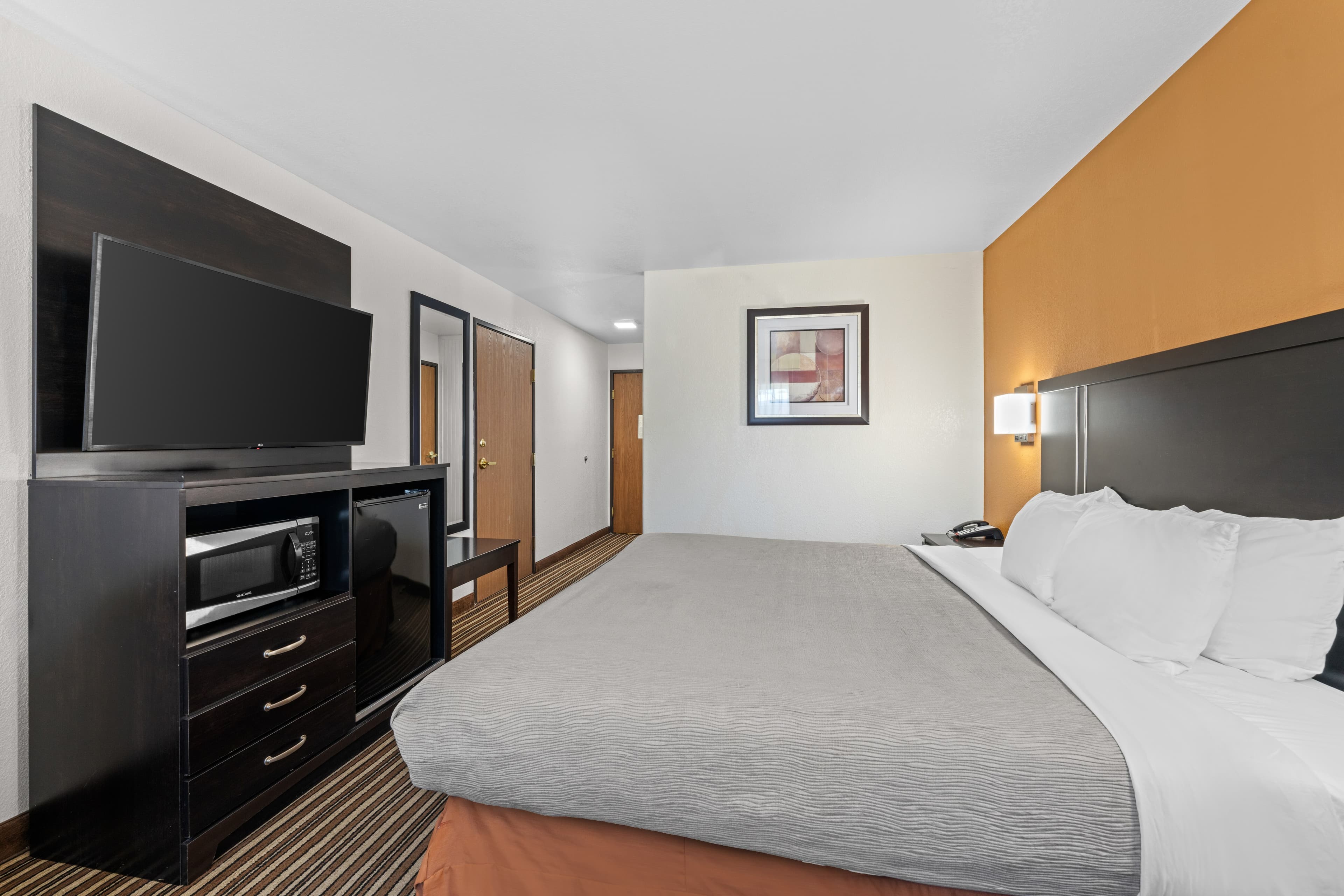 Quality Inn Dodge City - Image 3