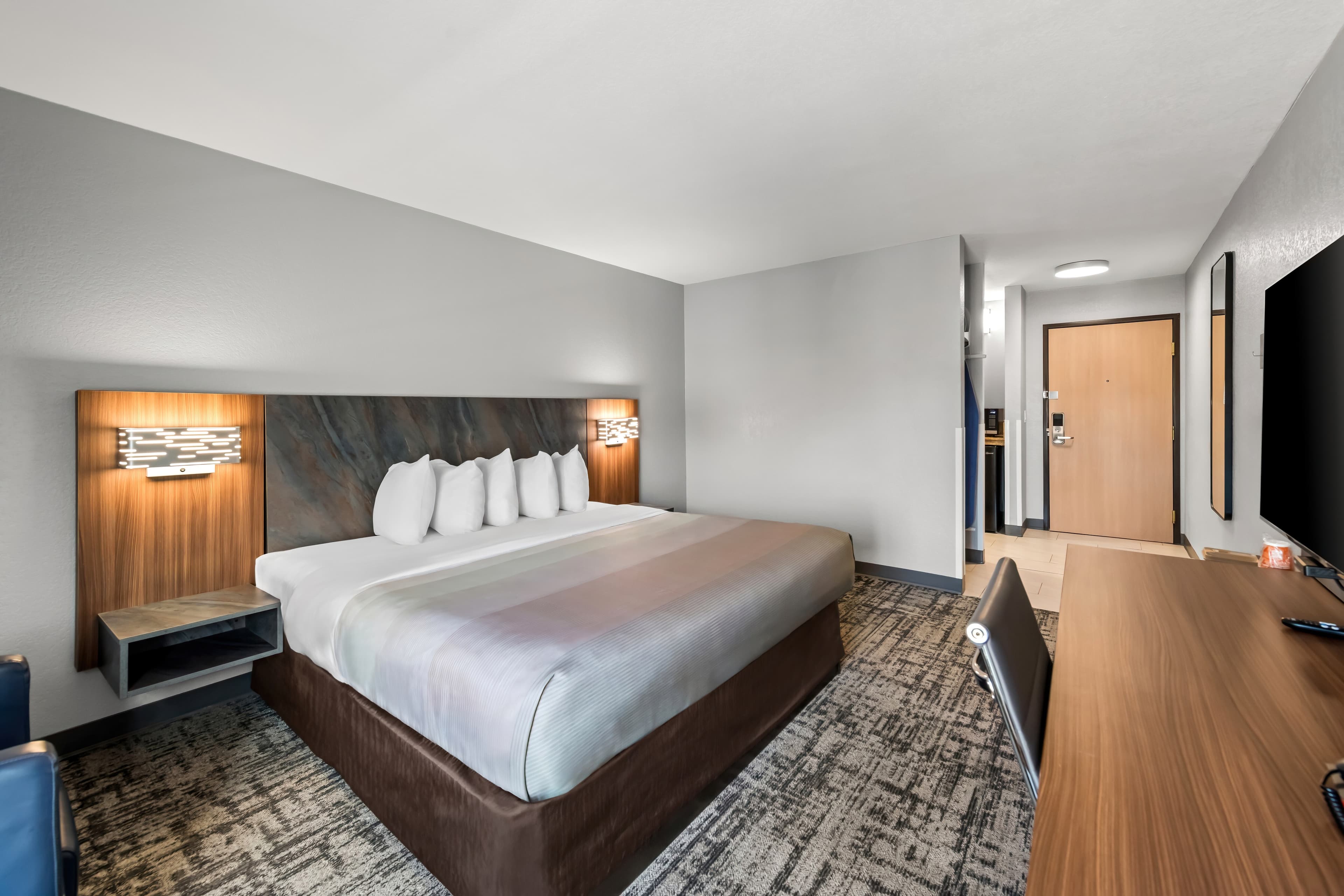 Quality Inn & Suites Manhattan — 10