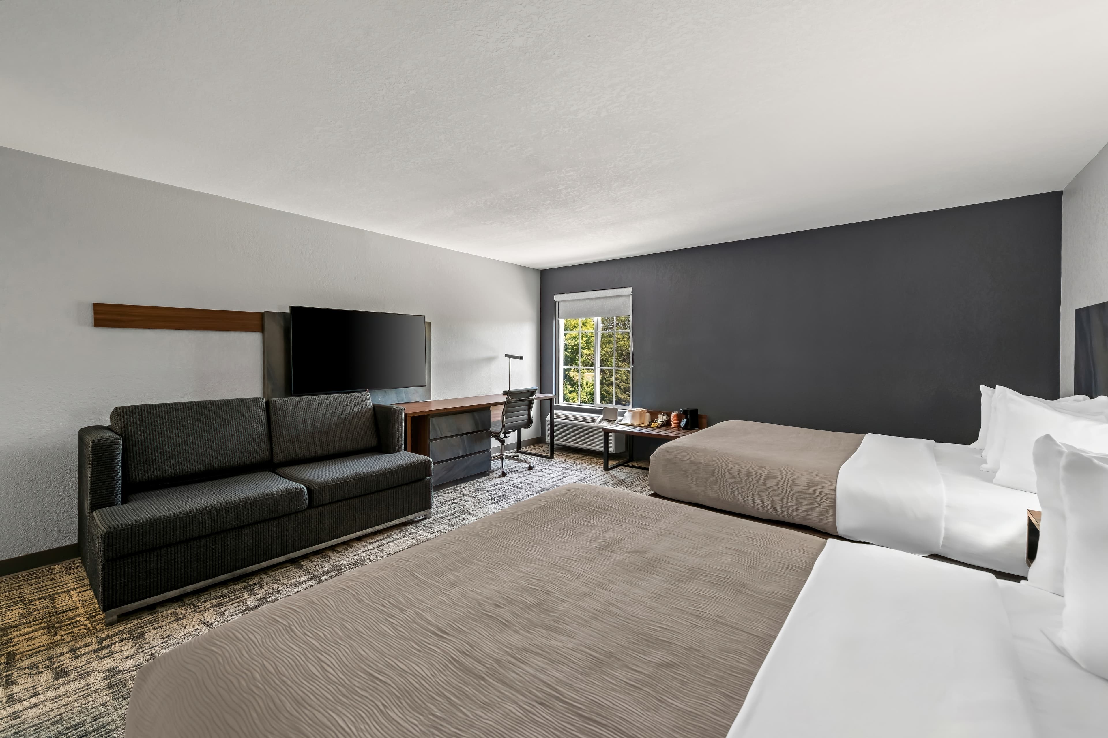 Quality Inn & Suites Manhattan — 14