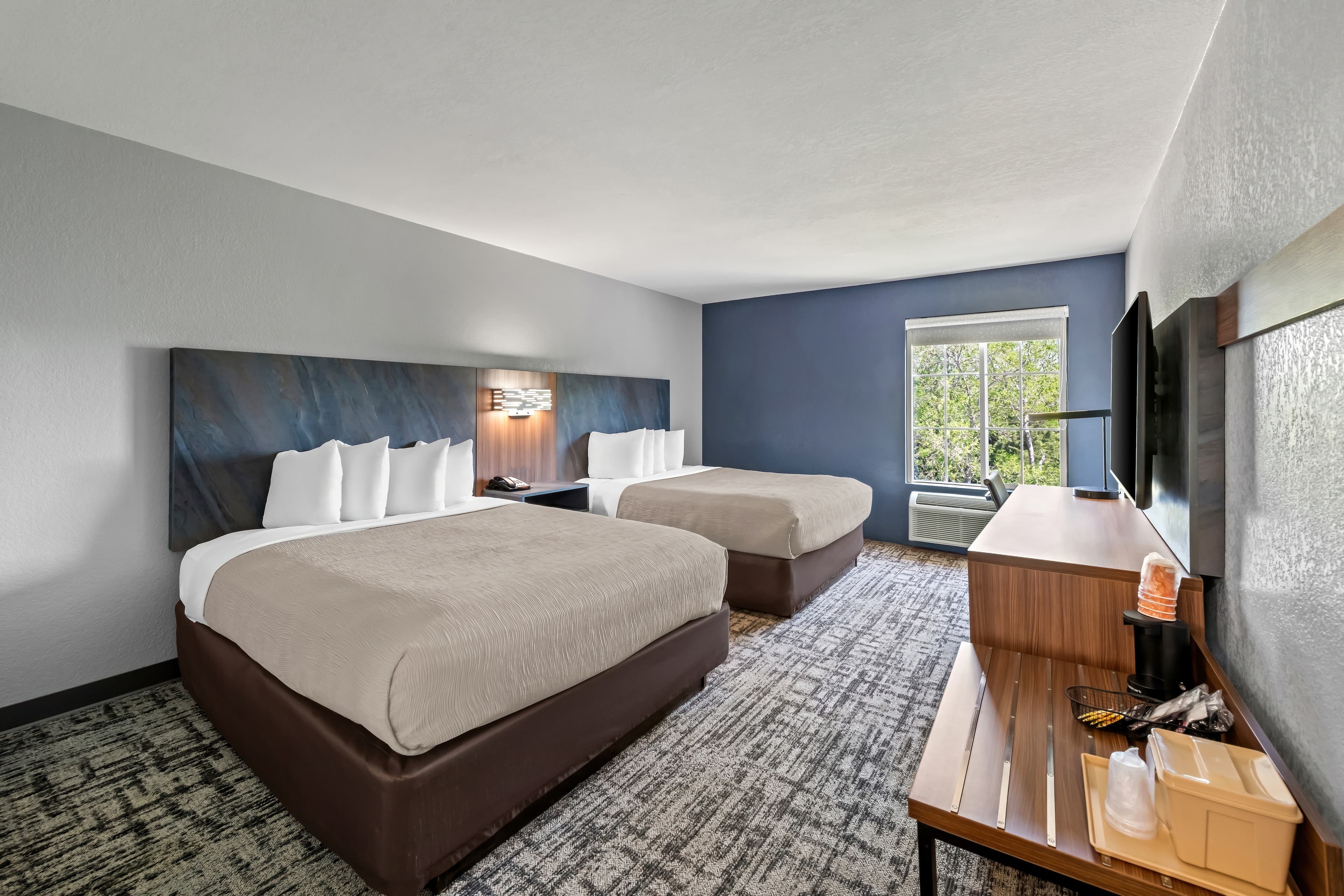Quality Inn & Suites Manhattan — 16