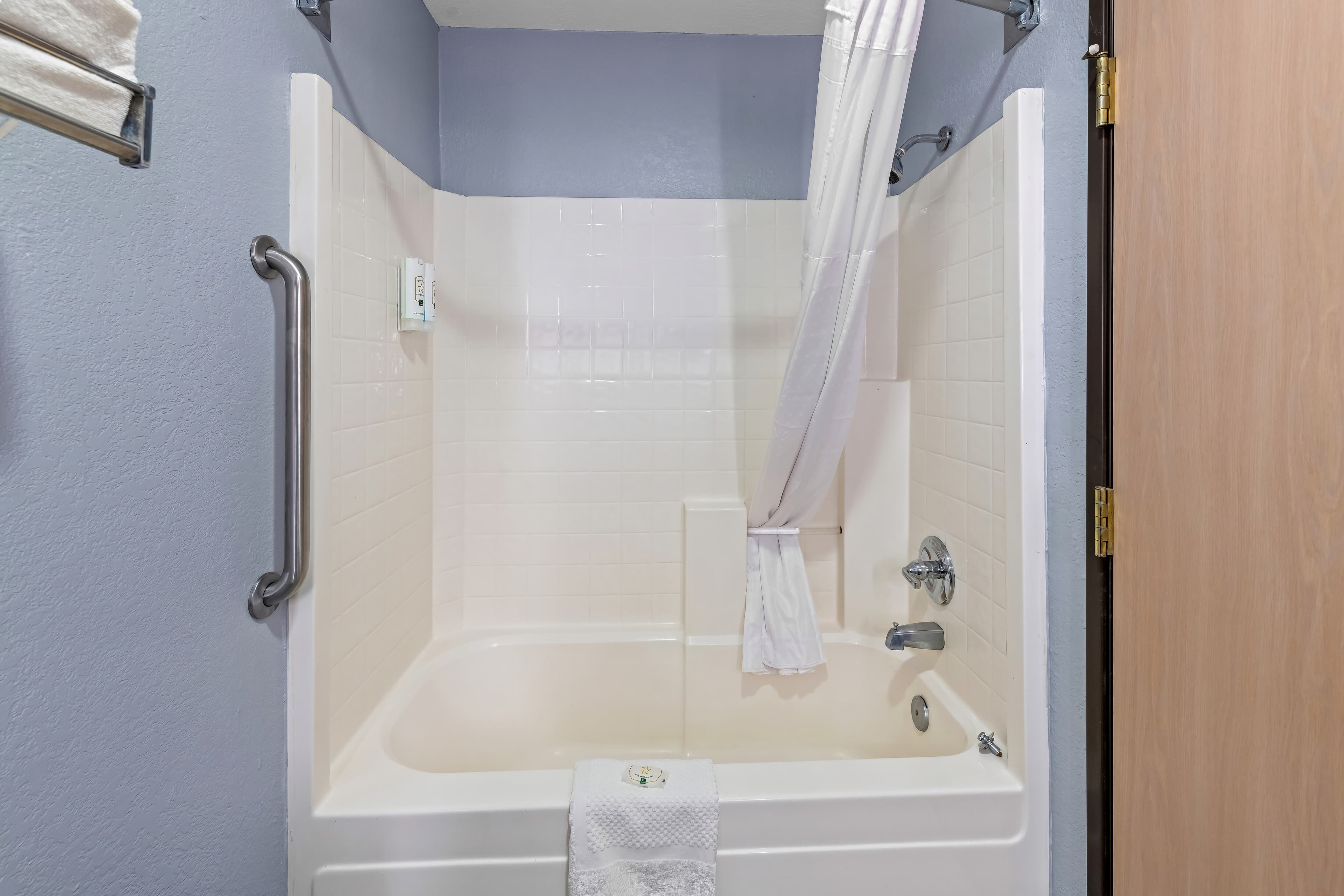 Quality Inn & Suites Manhattan — 18