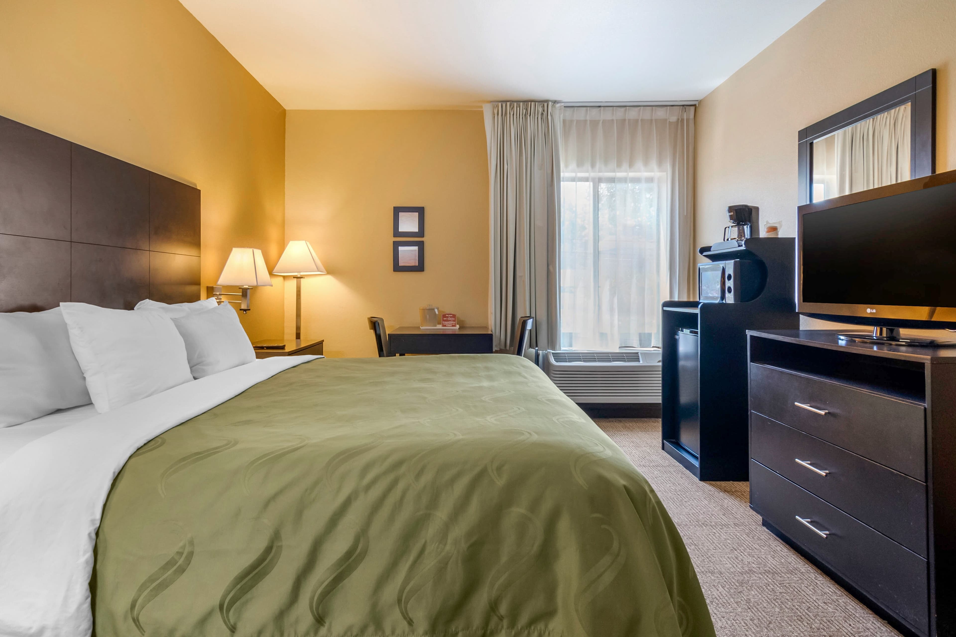 Quality Inn & Suites Lenexa Kansas City - Image 4