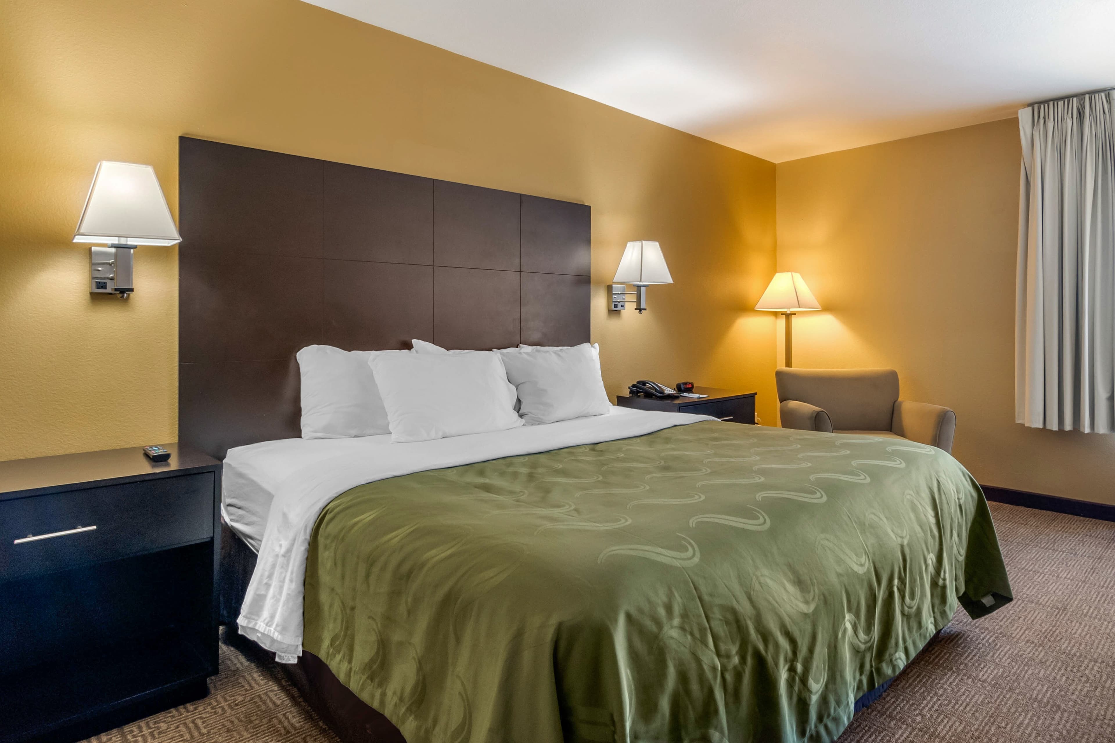 Quality Inn & Suites Lenexa Kansas City - Image 2
