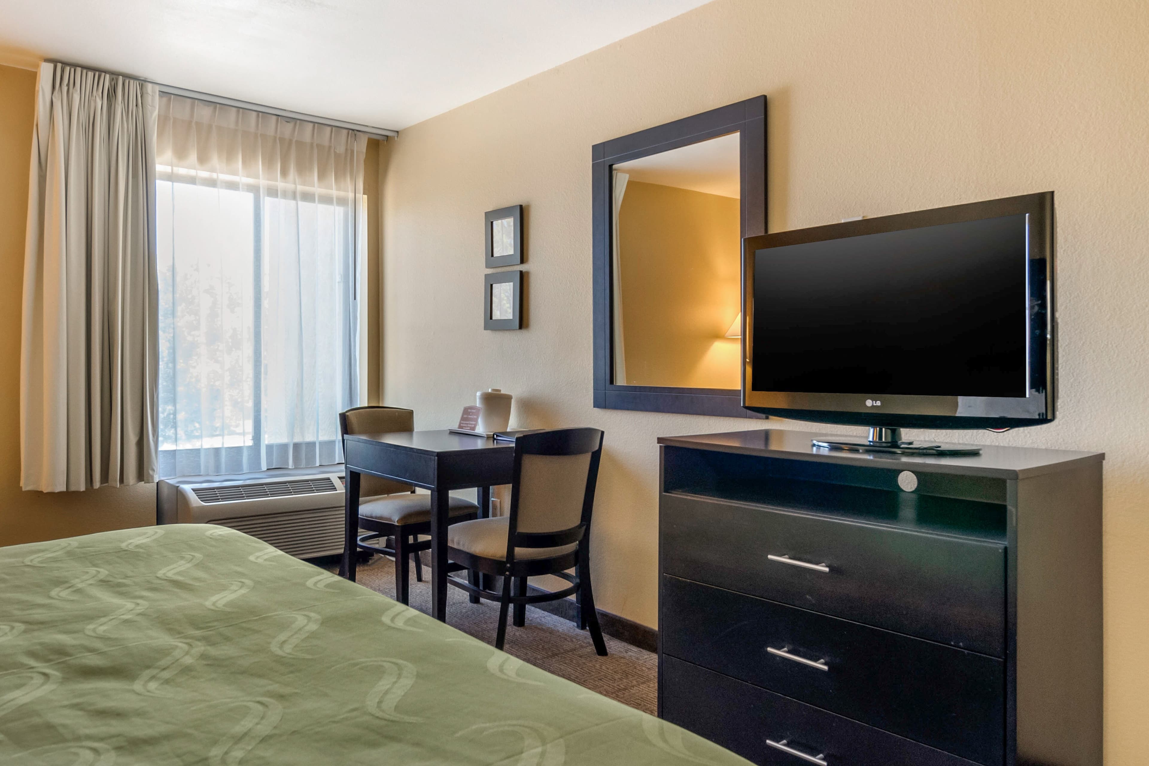 Quality Inn & Suites Lenexa Kansas City — 10