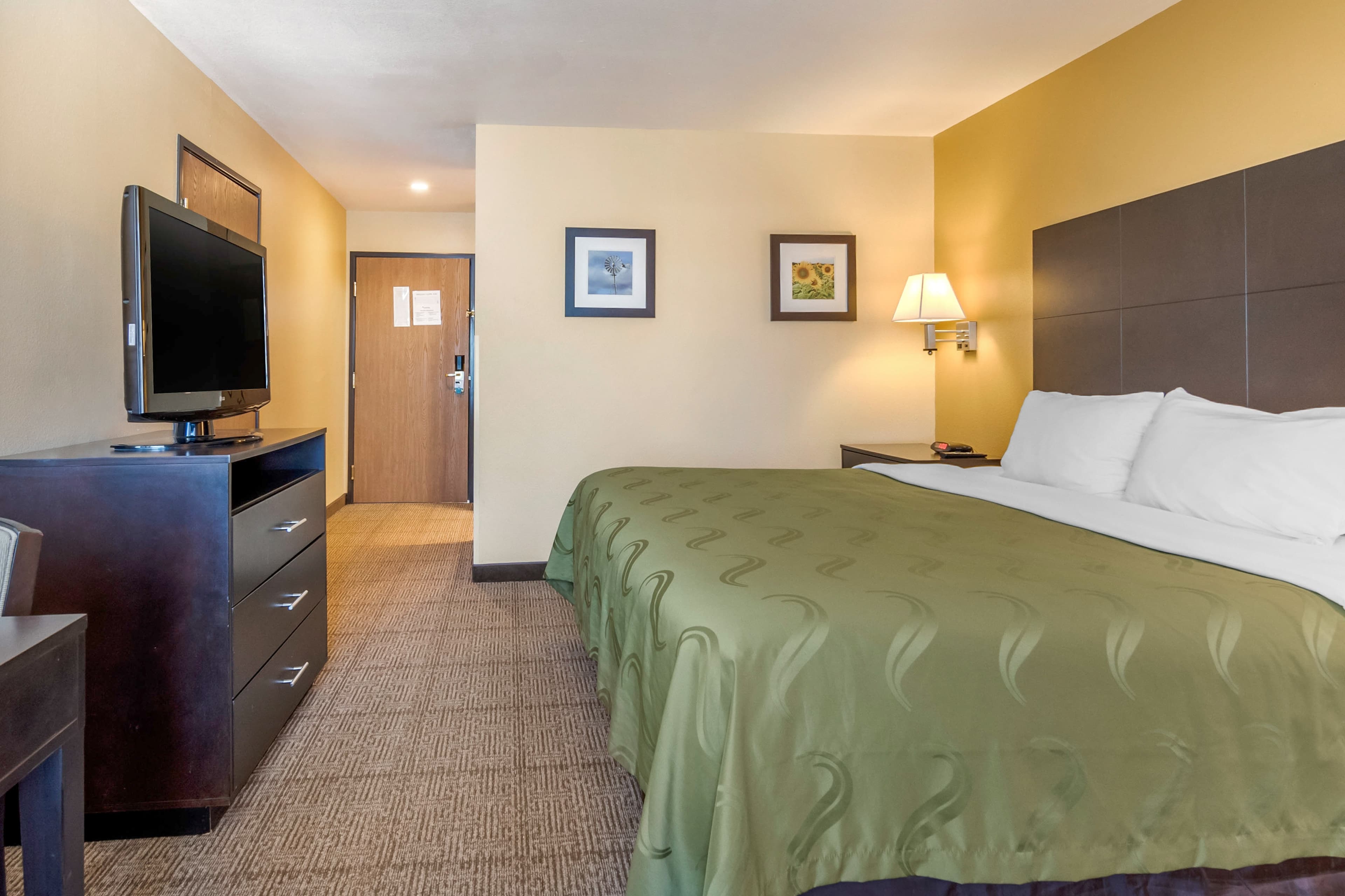 Quality Inn & Suites Lenexa Kansas City — 16