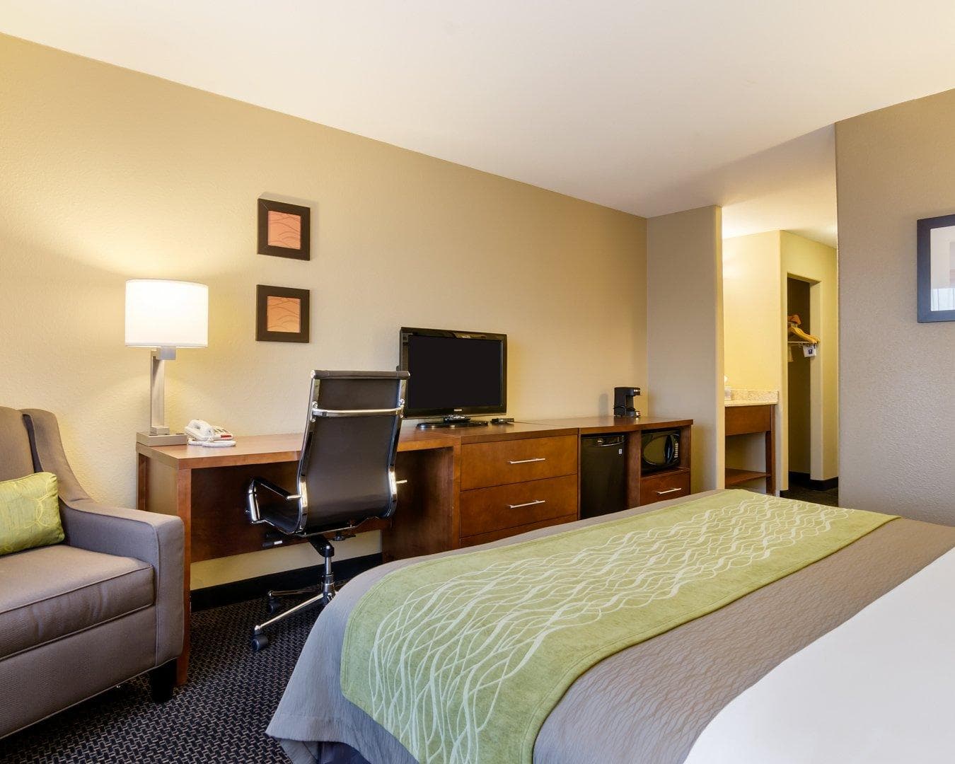 Comfort Inn Garden City — 9