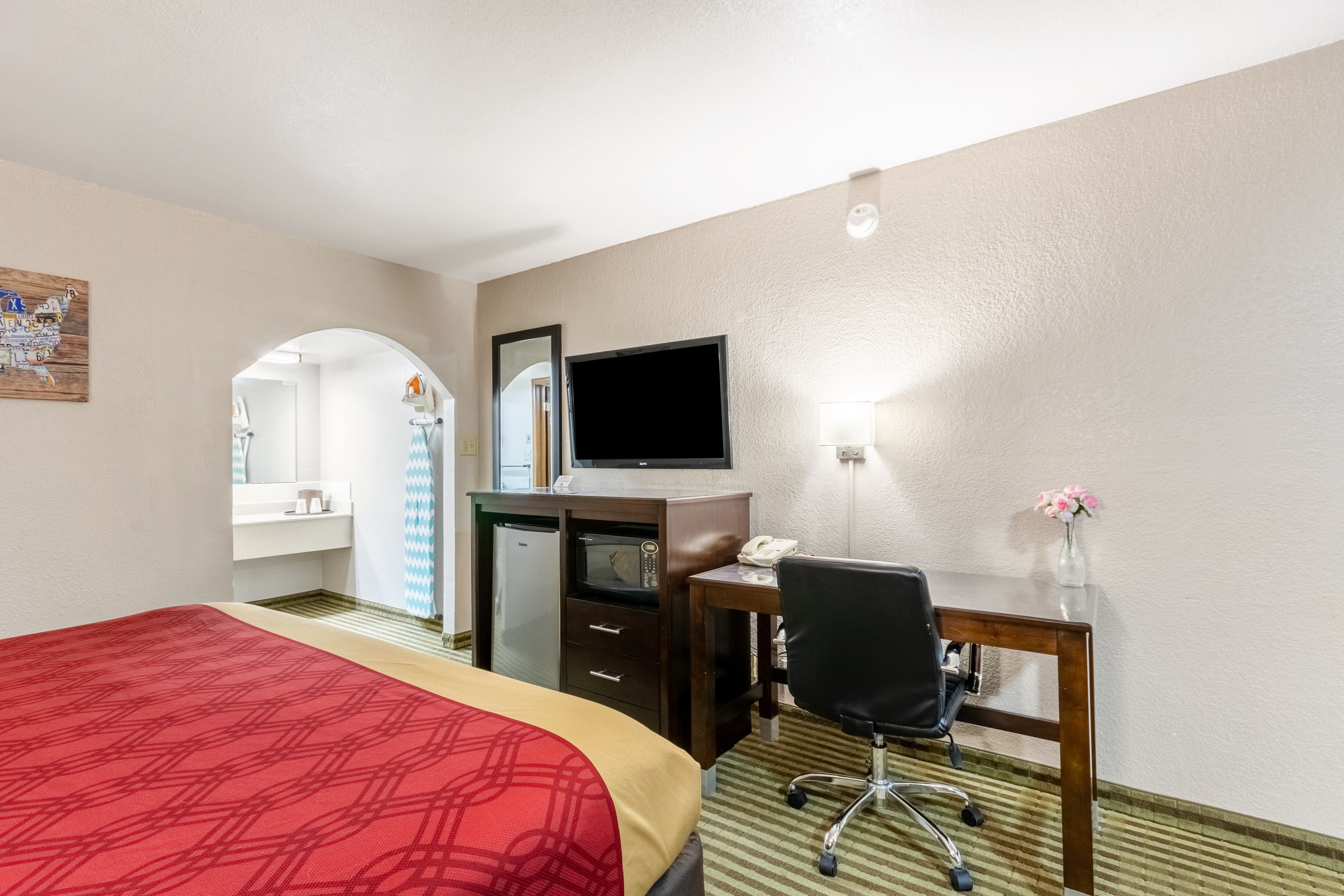 Econo Lodge Winfield - Image 5