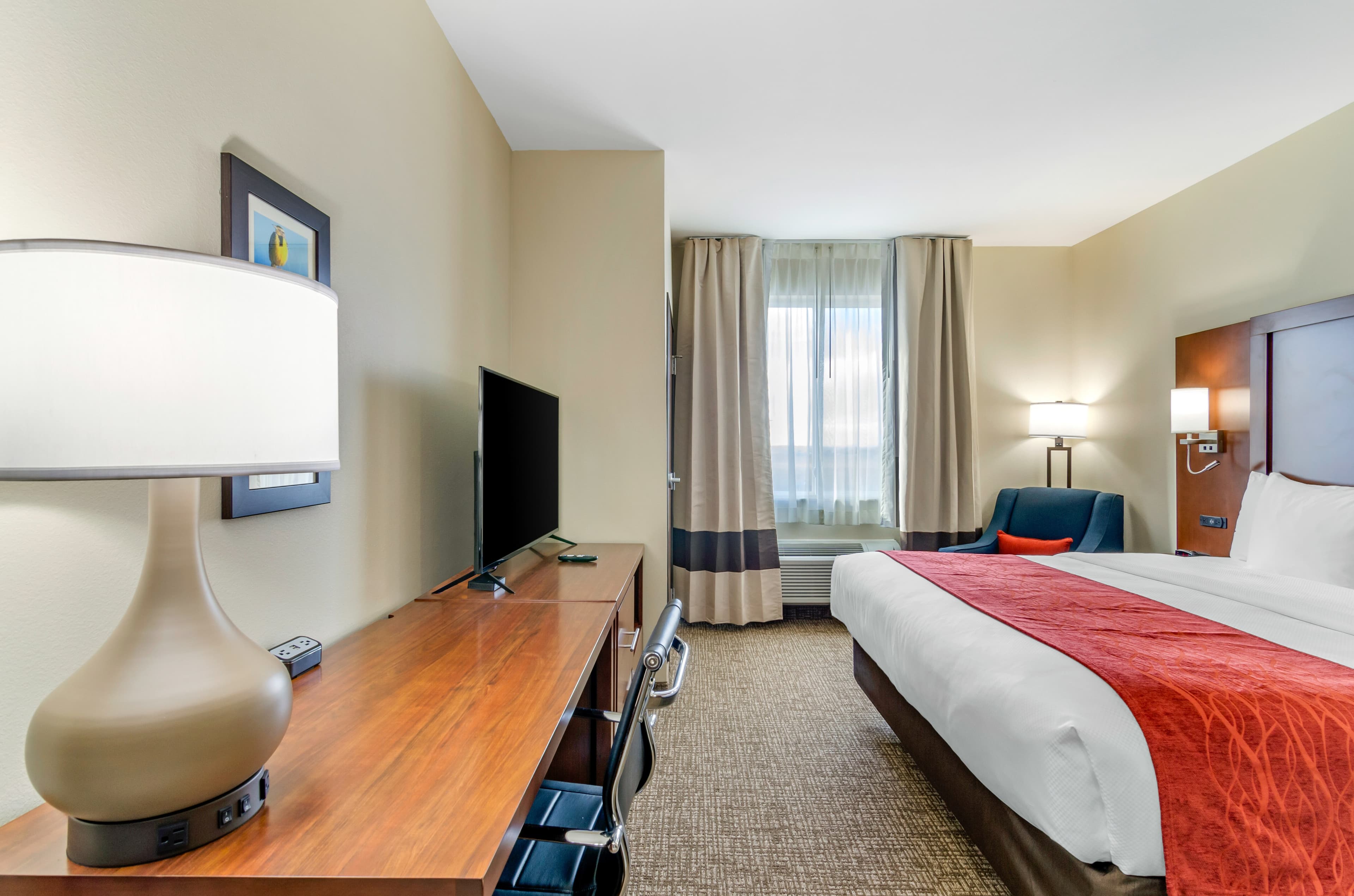Comfort Inn & Suites Salina North - Image 4