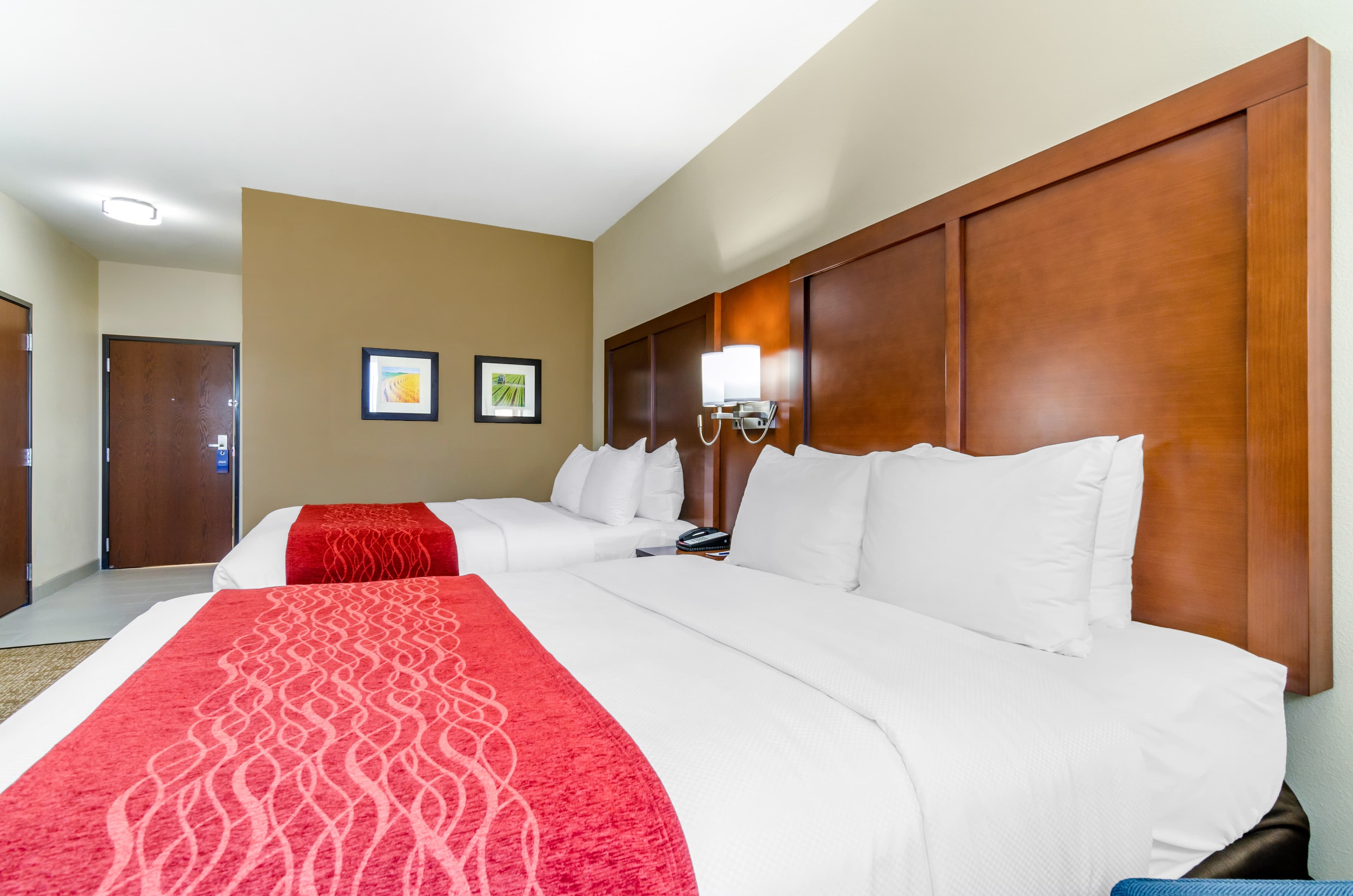 Comfort Inn & Suites Salina North — 8