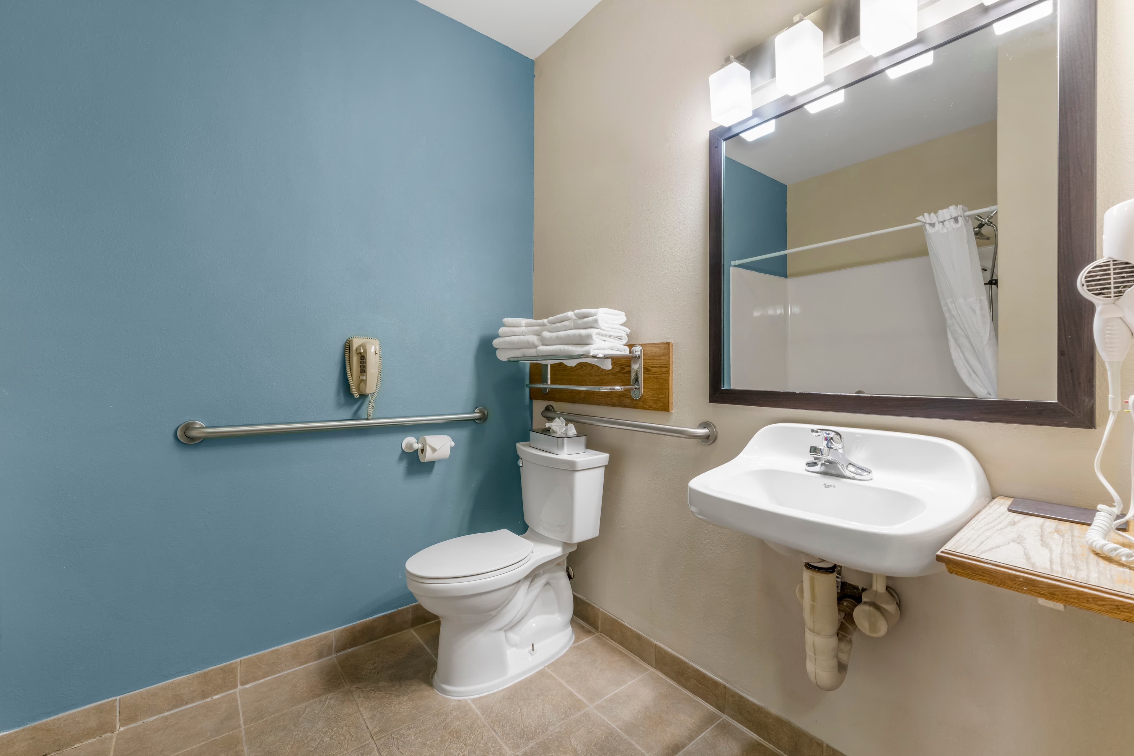 Sleep Inn & Suites Hays I-70 — 6