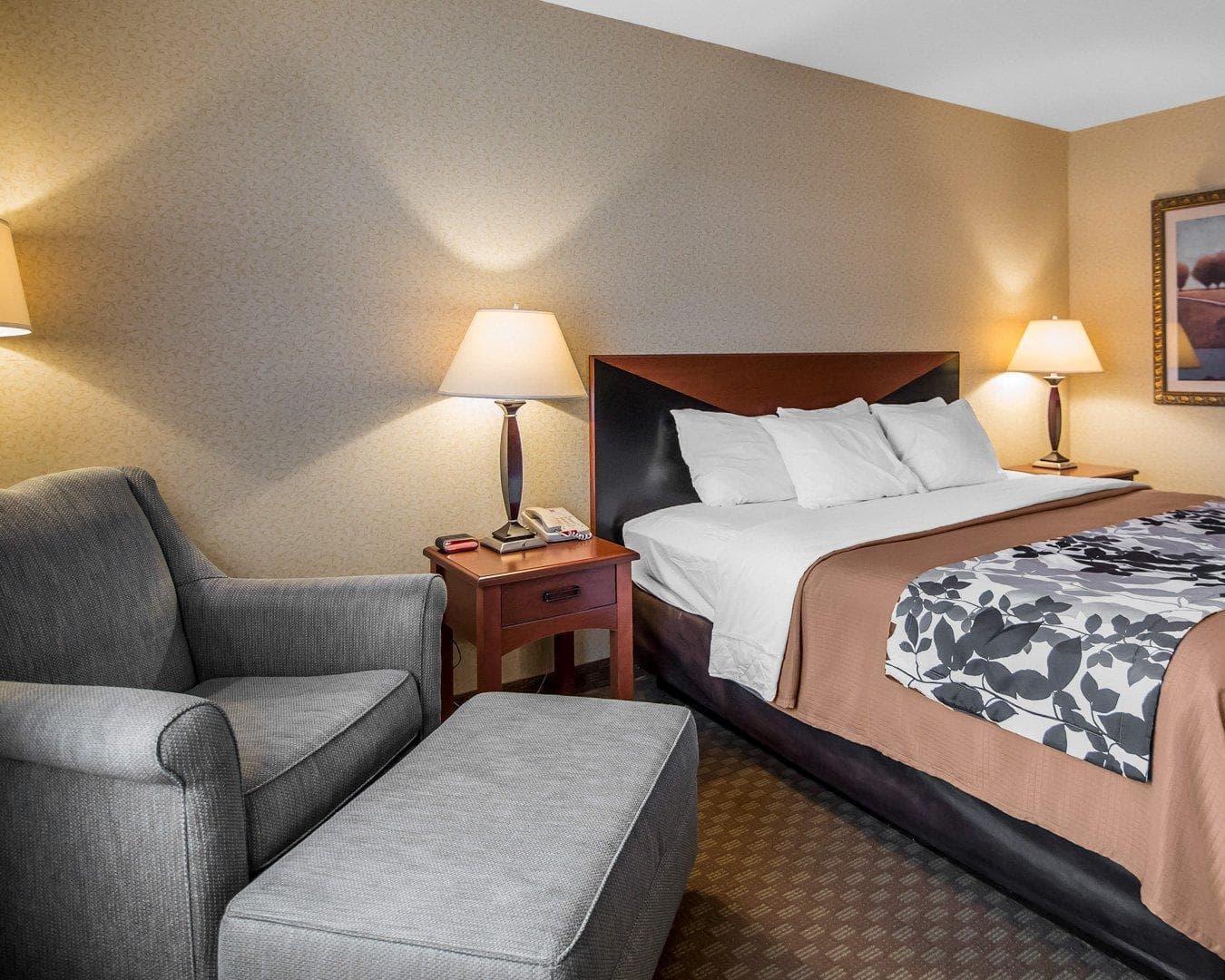 Rodeway Inn & Suites Salina South — 5