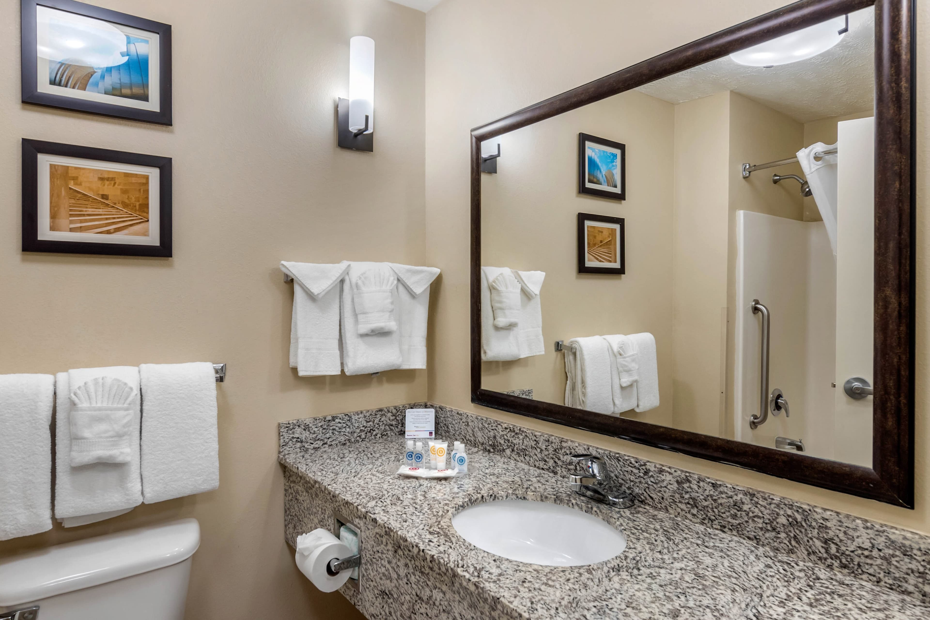 Comfort Suites Speedway - Kansas City — 20