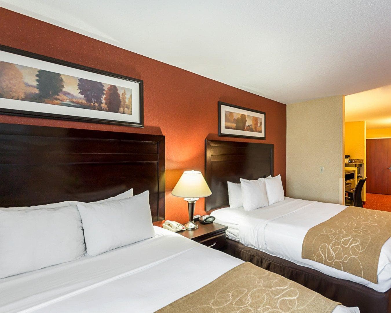 Comfort Suites Airport — 8
