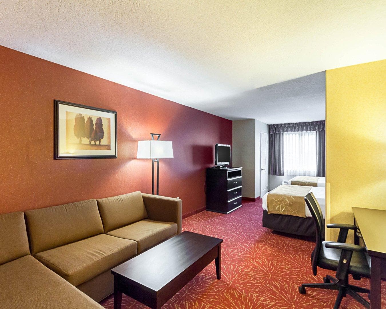 Comfort Suites Airport — 10