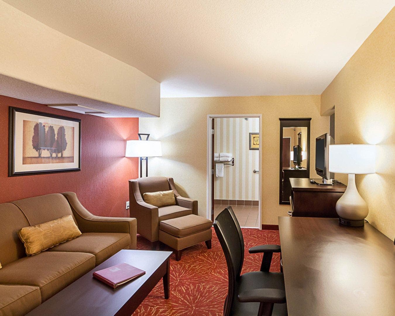 Comfort Suites Airport — 19
