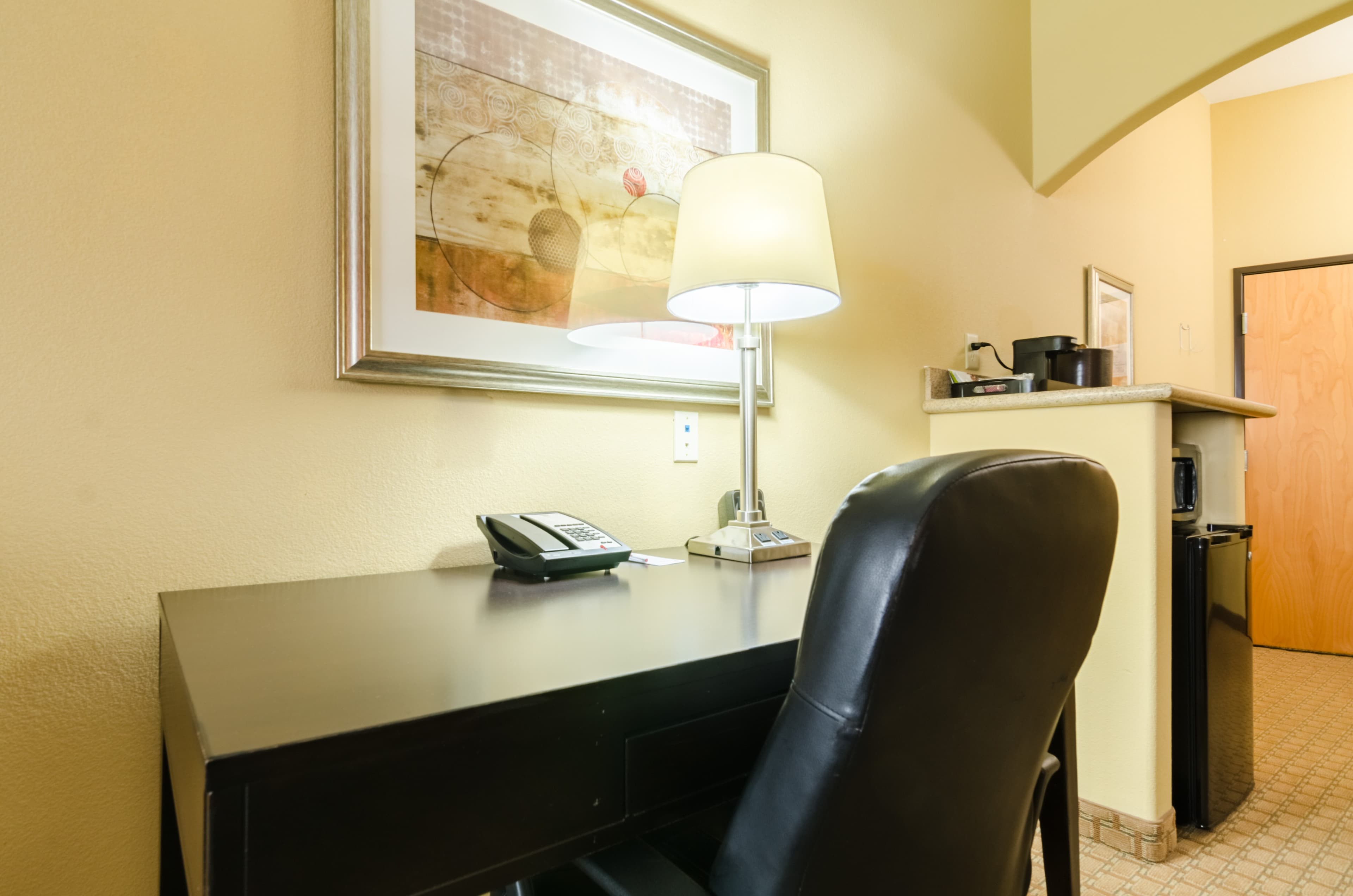 Comfort Suites Salina South — 8