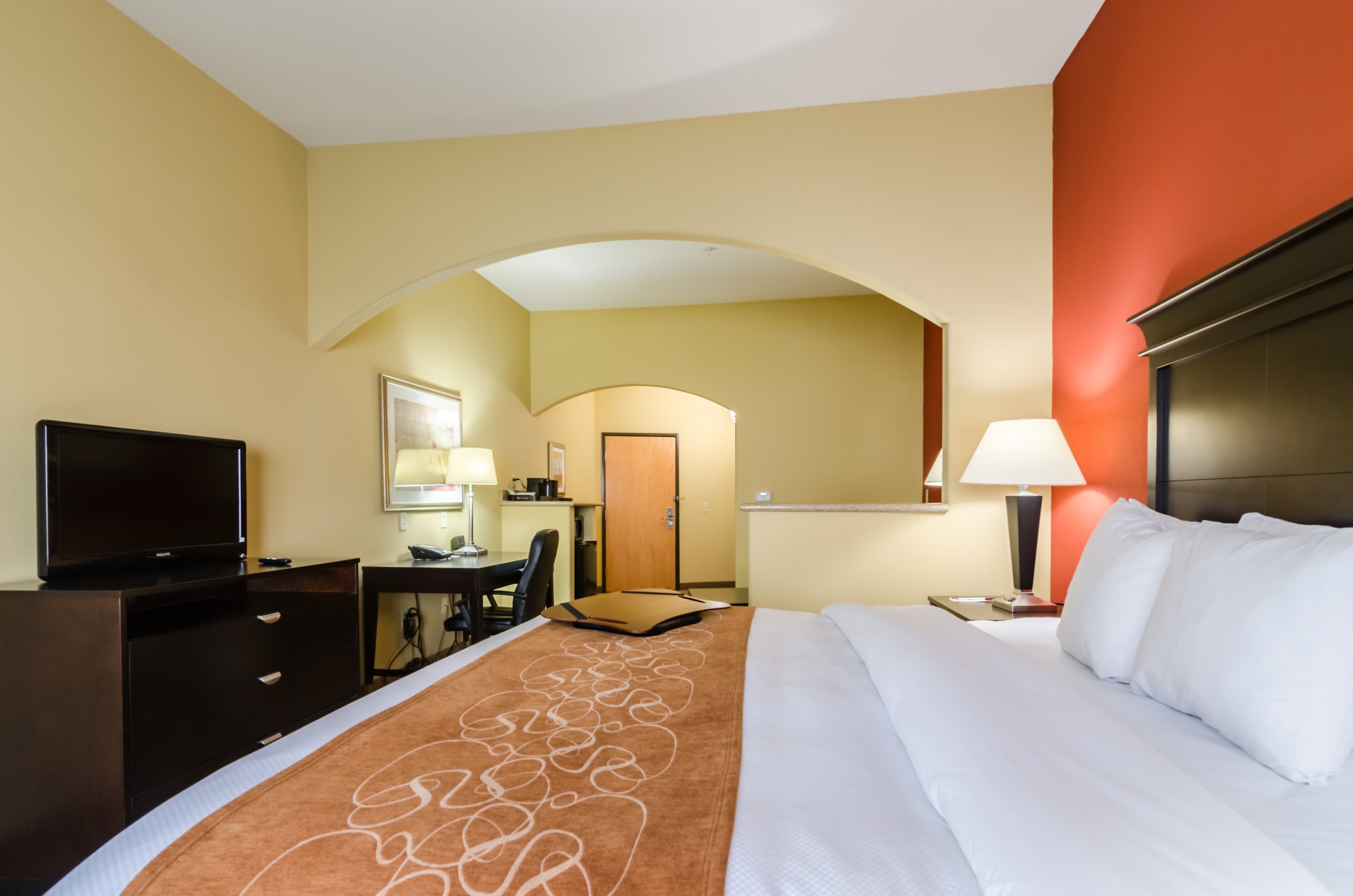 Comfort Suites Salina South — 11