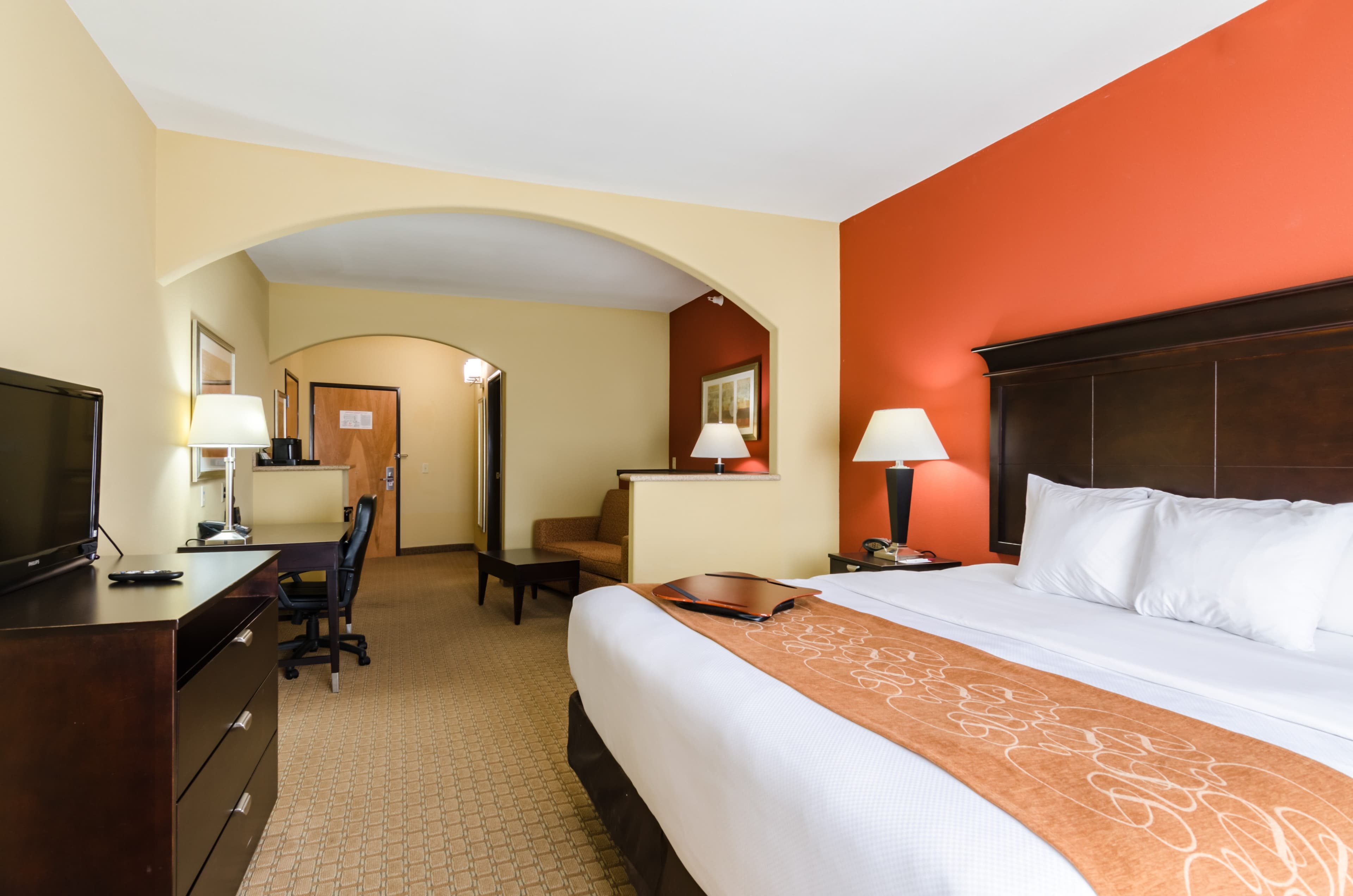 Comfort Suites Salina South - Image 5