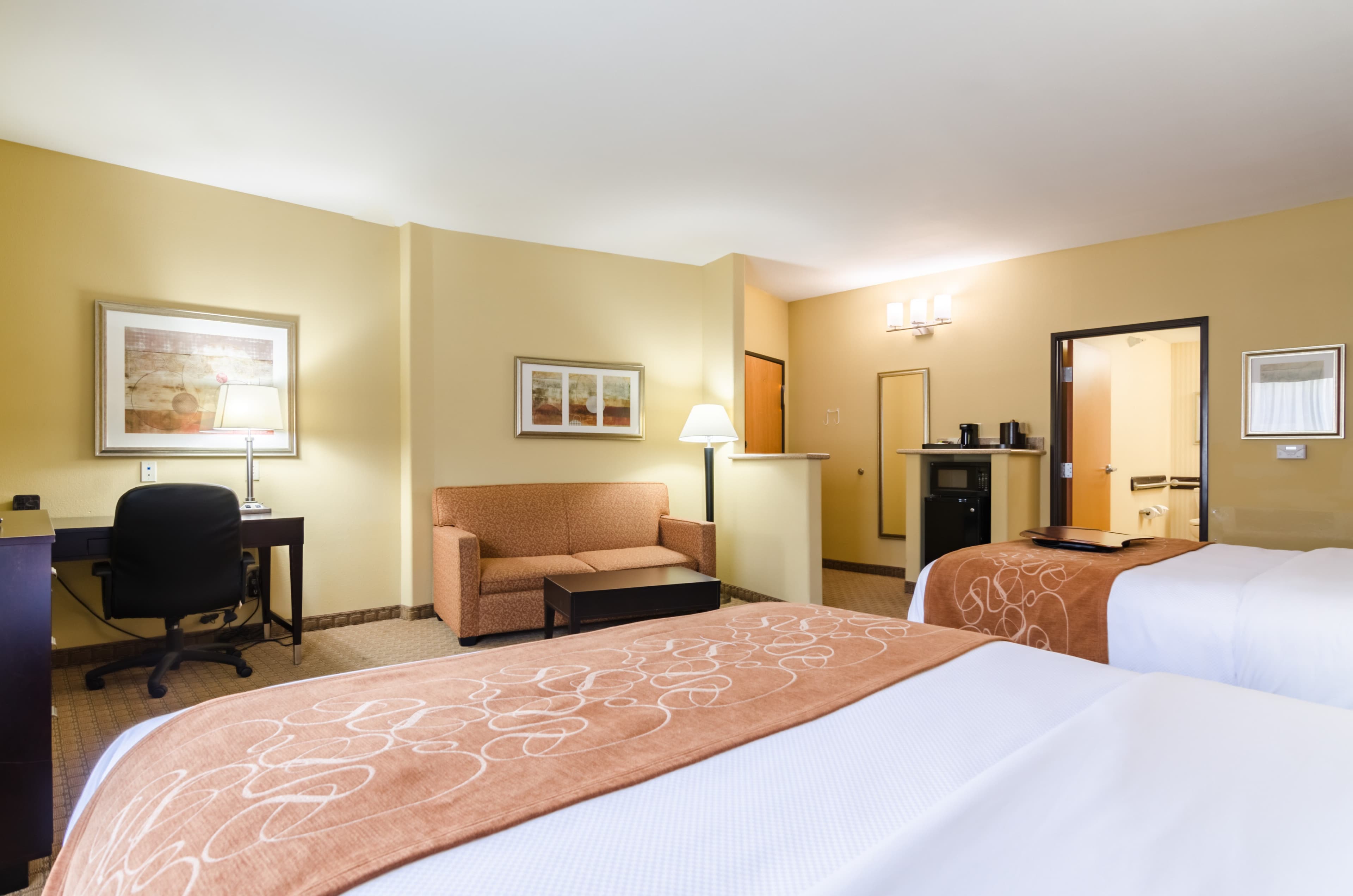 Comfort Suites Salina South — 23