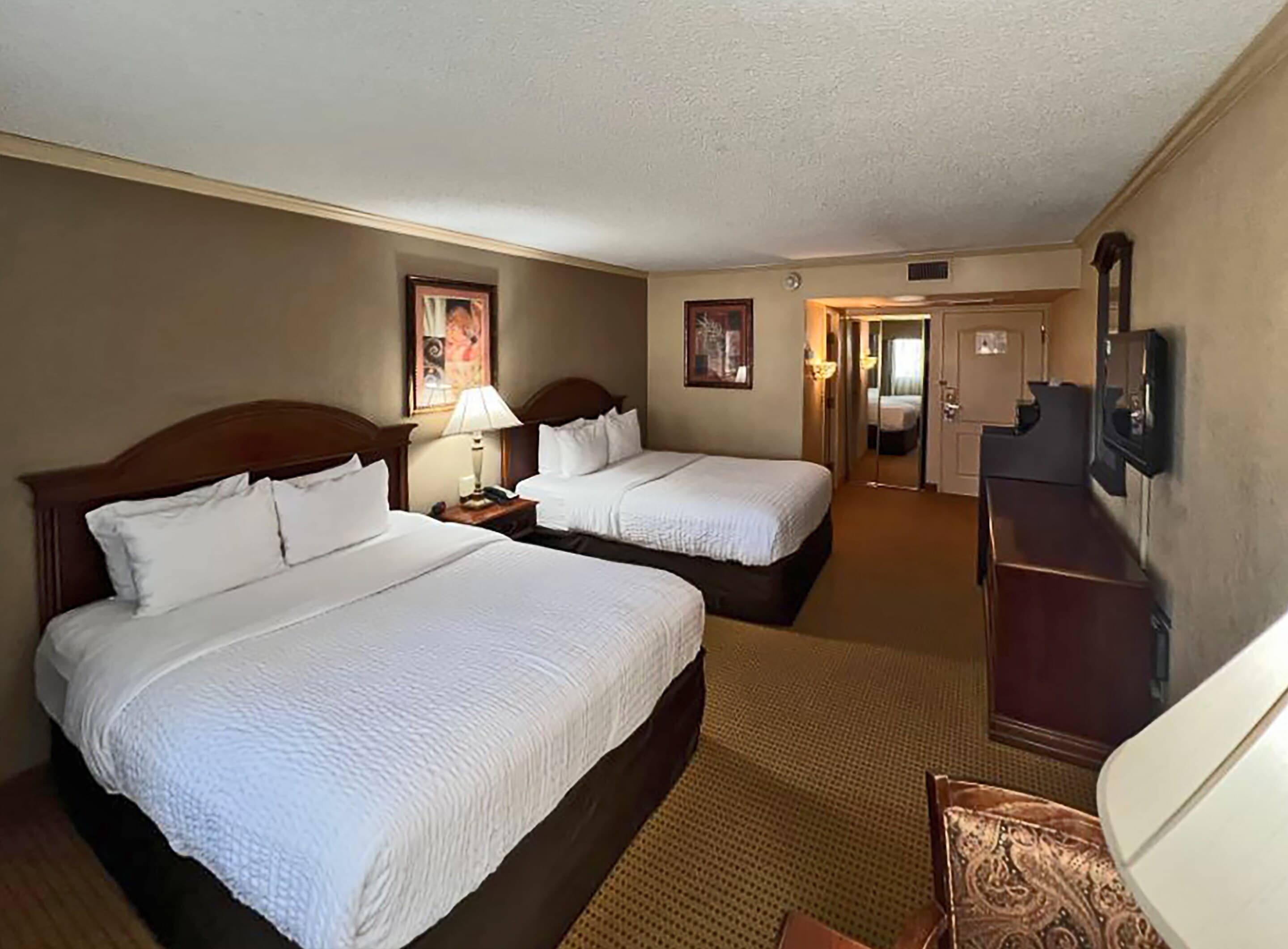 Clarion Inn Garden City — 17