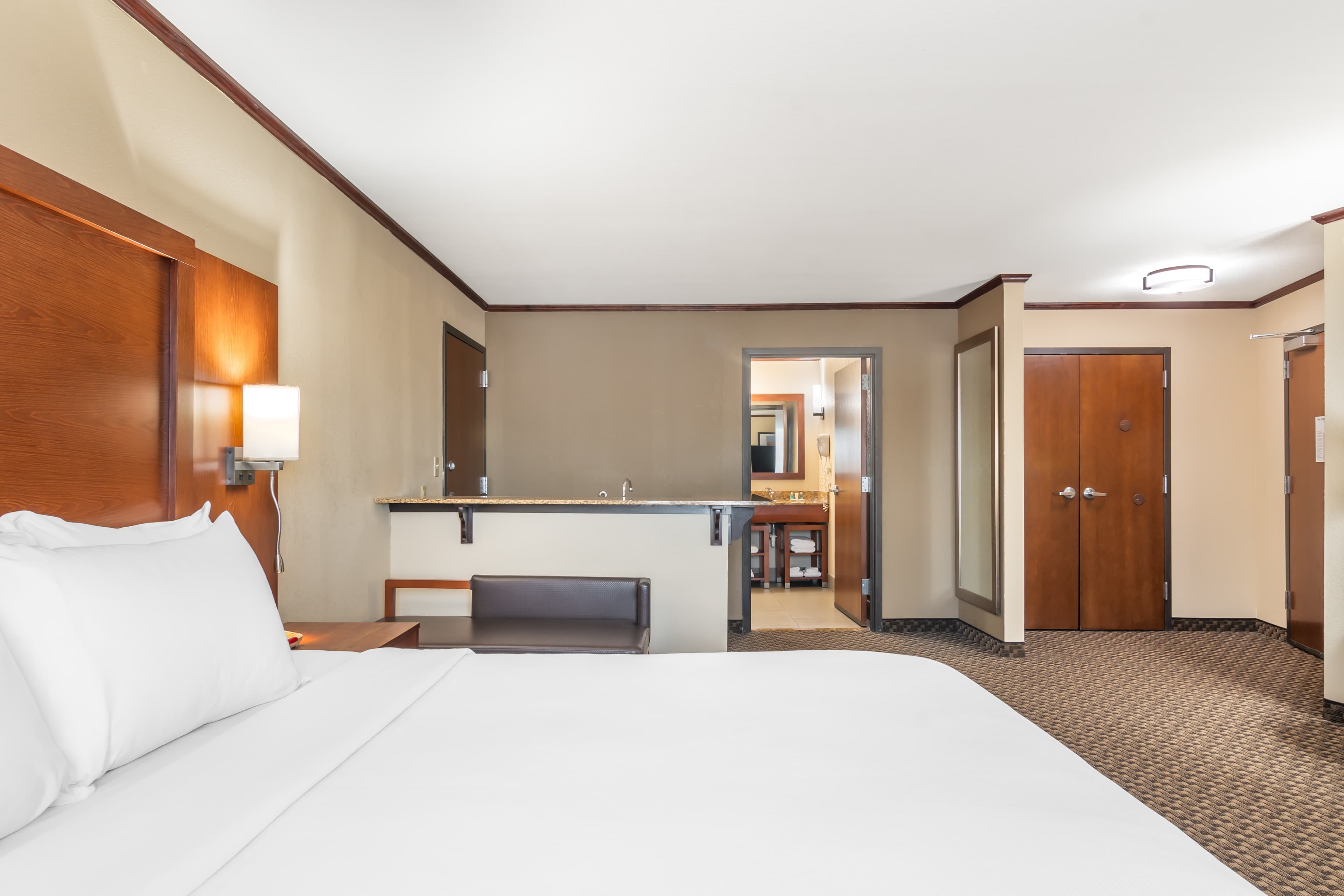 Comfort Suites Manhattan — 14