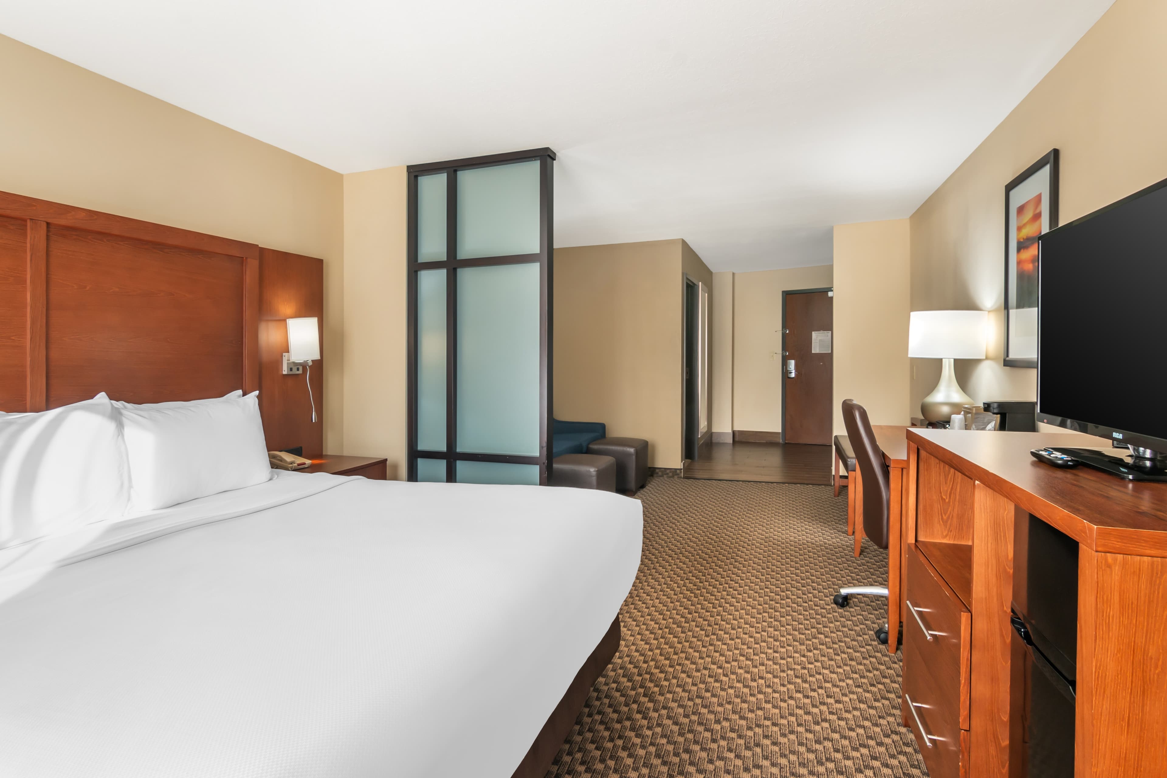 Comfort Suites Manhattan — 13