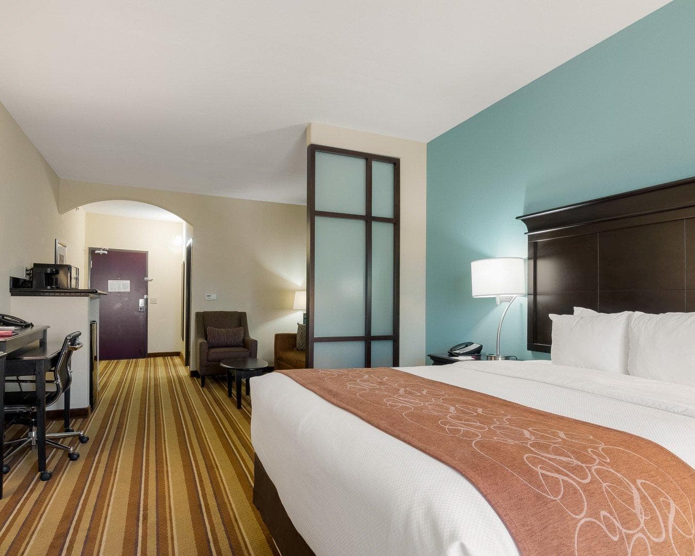 Comfort Suites Topeka Northwest - Image 5