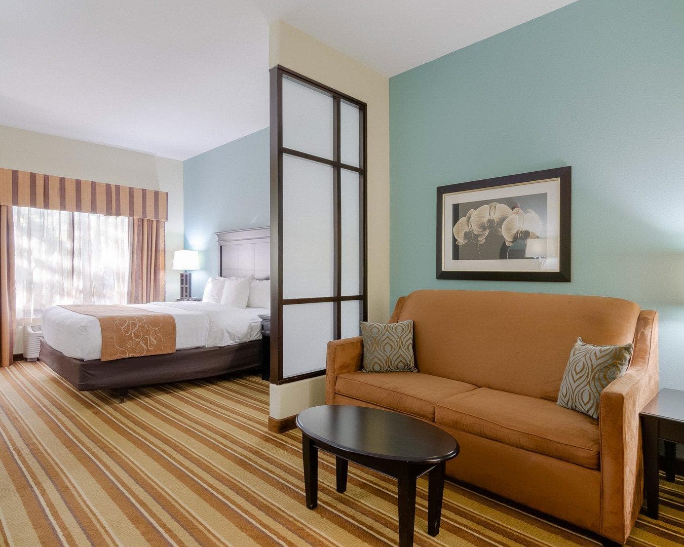 Comfort Suites Topeka Northwest - Image 3