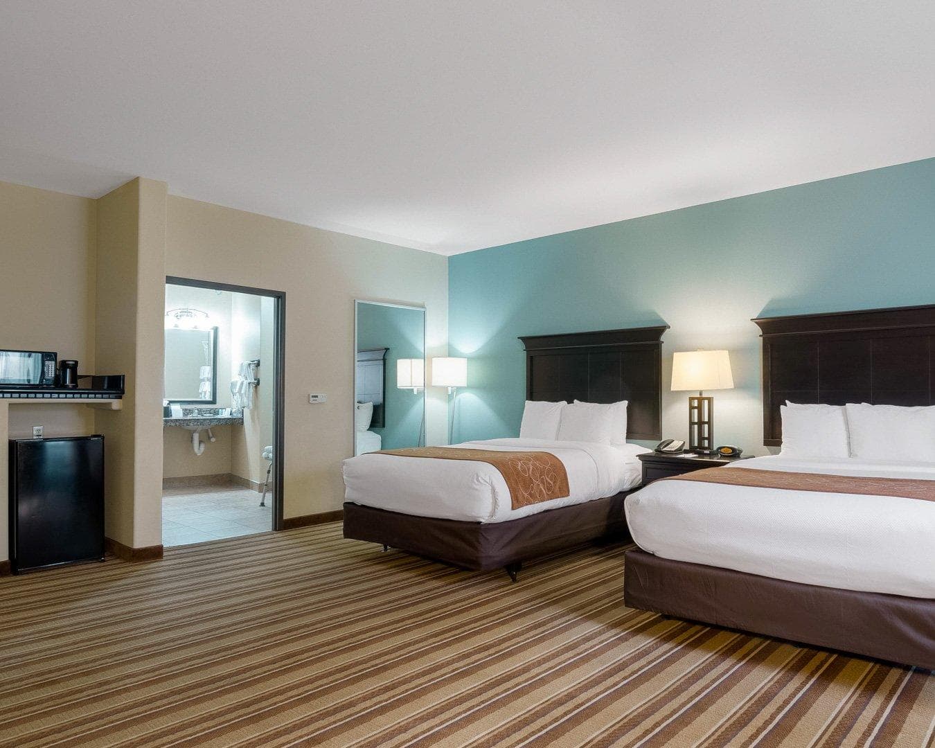 Comfort Suites Topeka Northwest — 9
