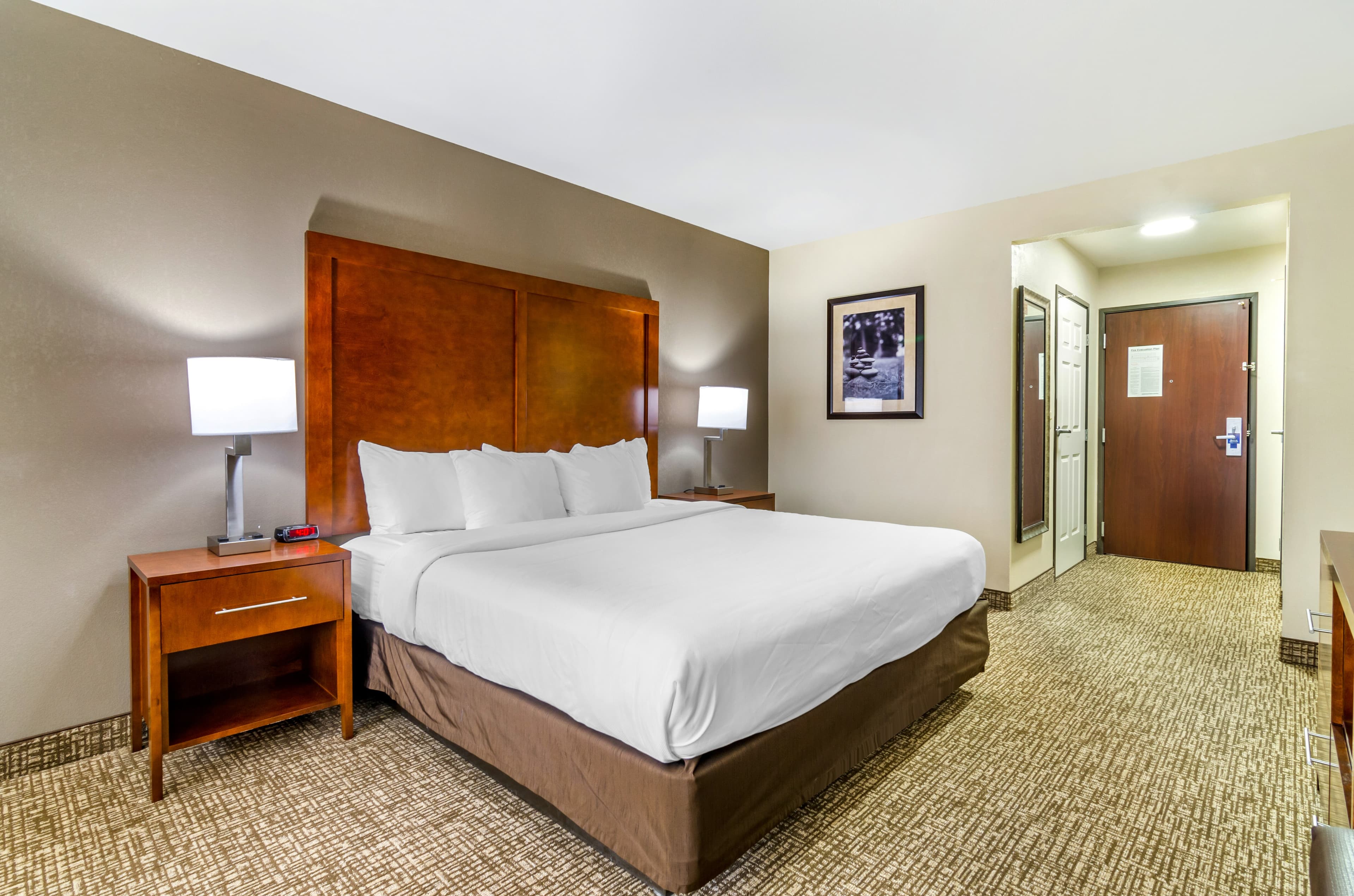 Comfort Inn & Suites near Bethel College - Image 5
