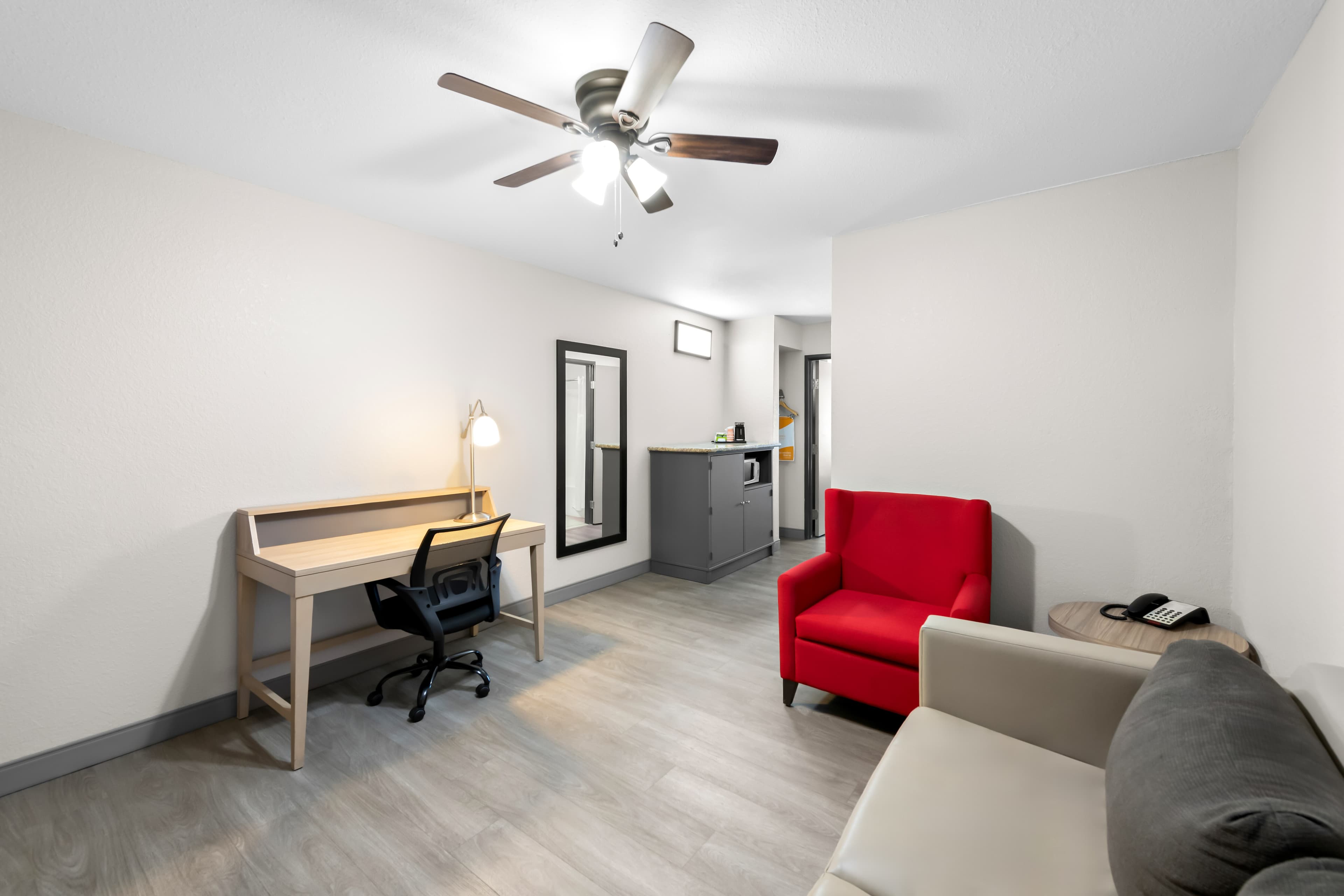 Country Inn & Suites by Radisson, Topeka West, KS — 10