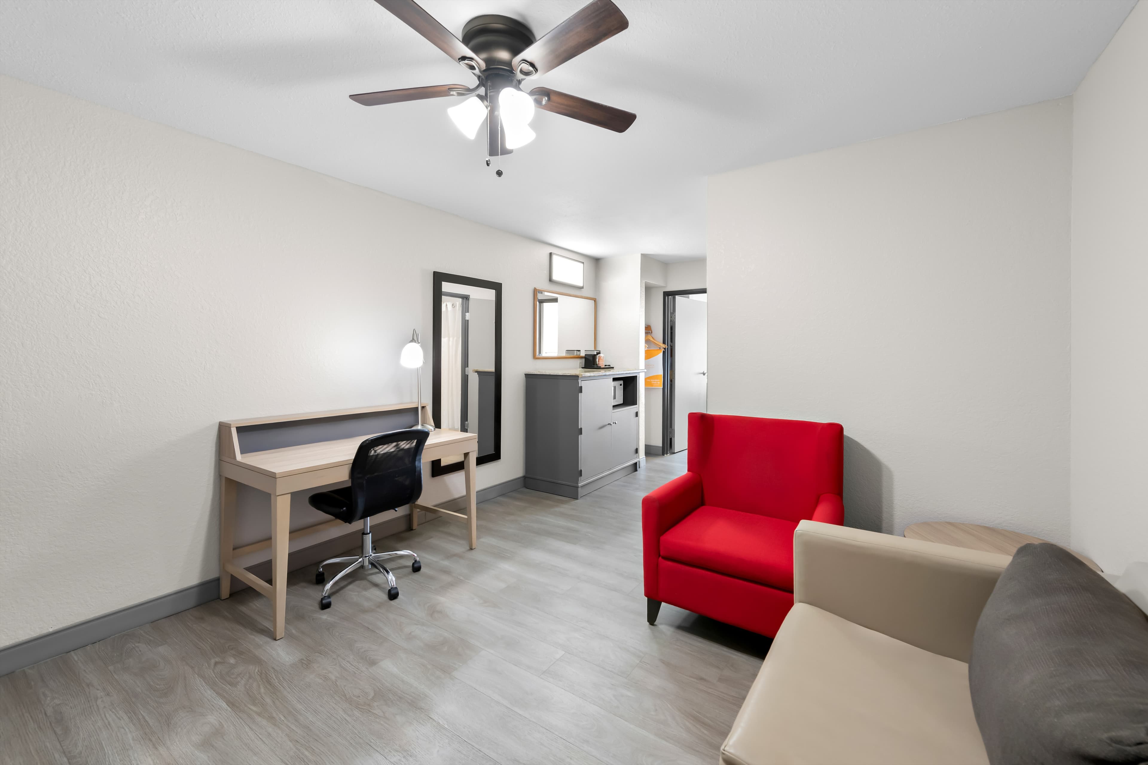 Country Inn & Suites by Radisson, Topeka West, KS — 18