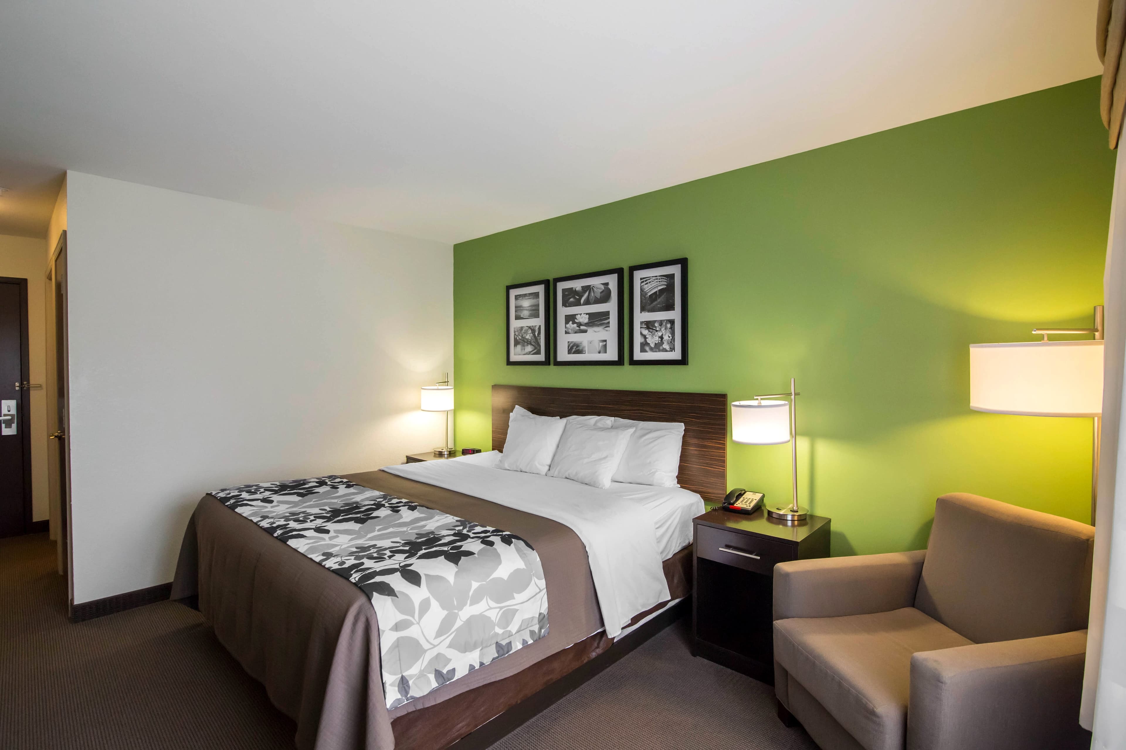 Sleep Inn & Suites Haysville - Wichita South - Image 3